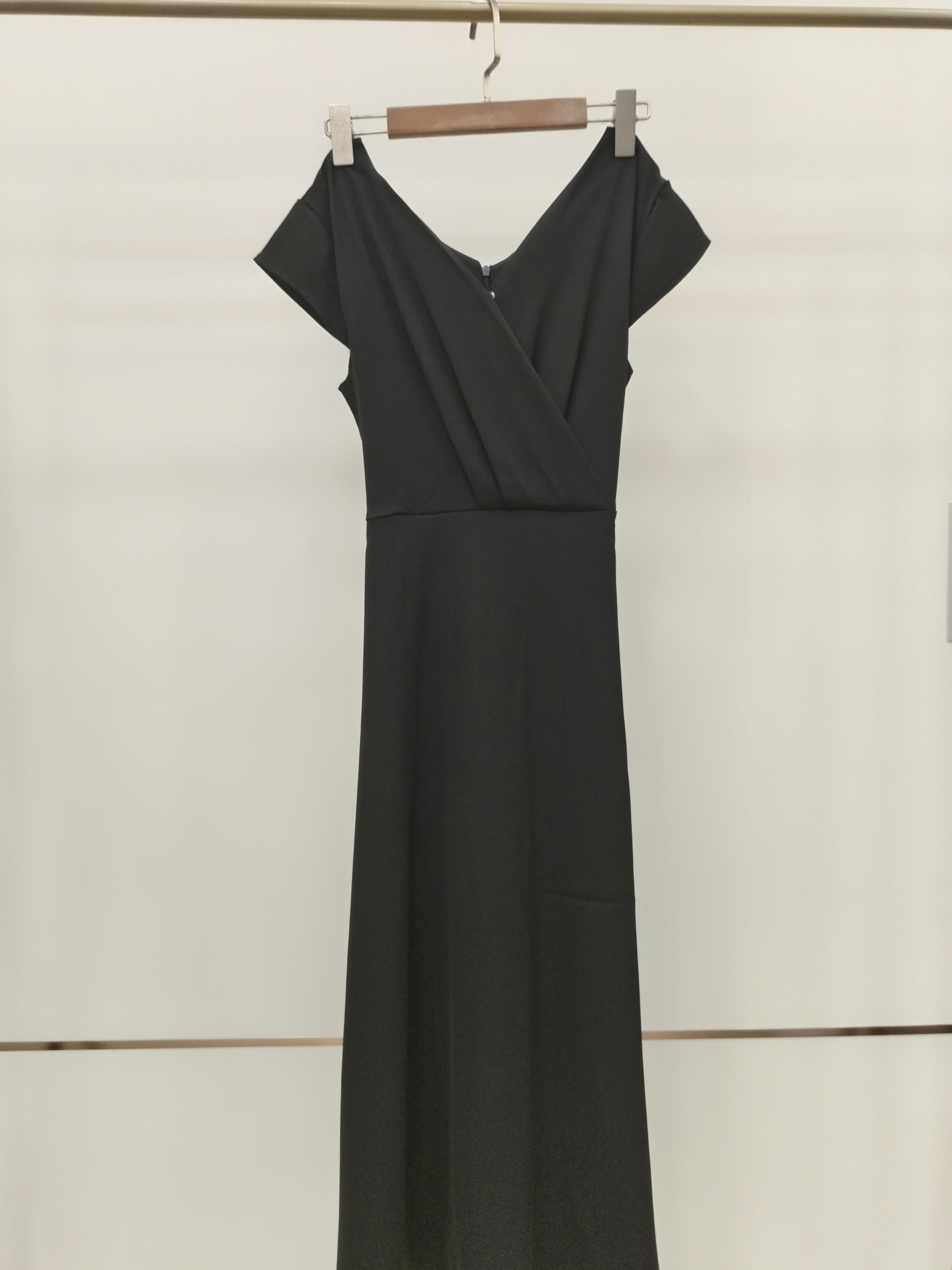 4107 Clancy Crossover Neckline Back Zipper Dress (B 42-45cm; UW 35-37cm; L 119cm)