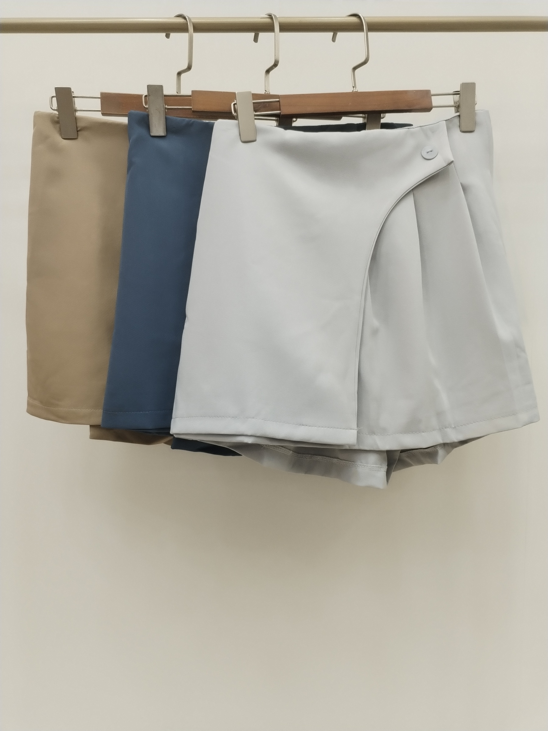 00032 Skylene Front Pleats Half Elastic Waist Skorts (UW 38-52cm; H 50-62cm; L 40cm)