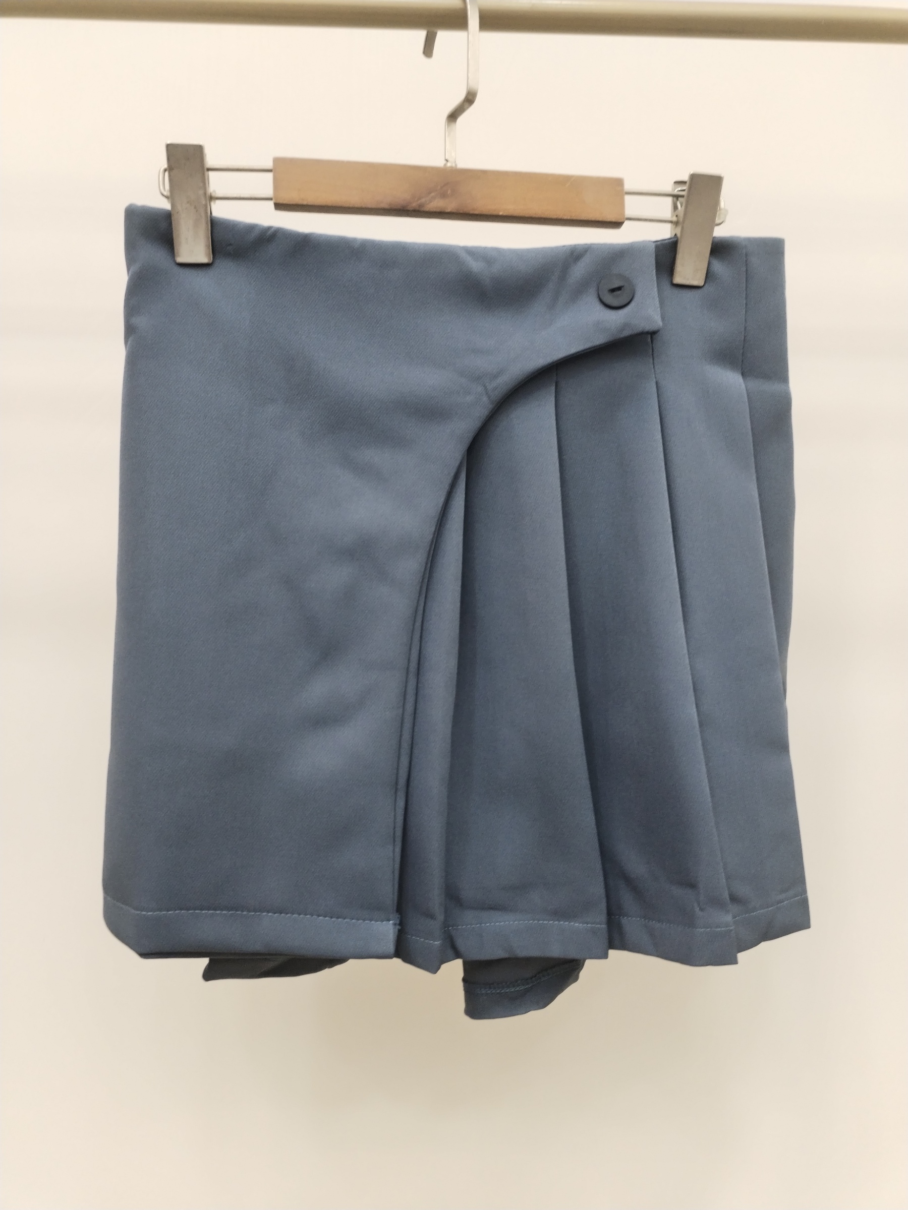 00032 Skylene Front Pleats Half Elastic Waist Skorts (UW 38-52cm; H 50-62cm; L 40cm)