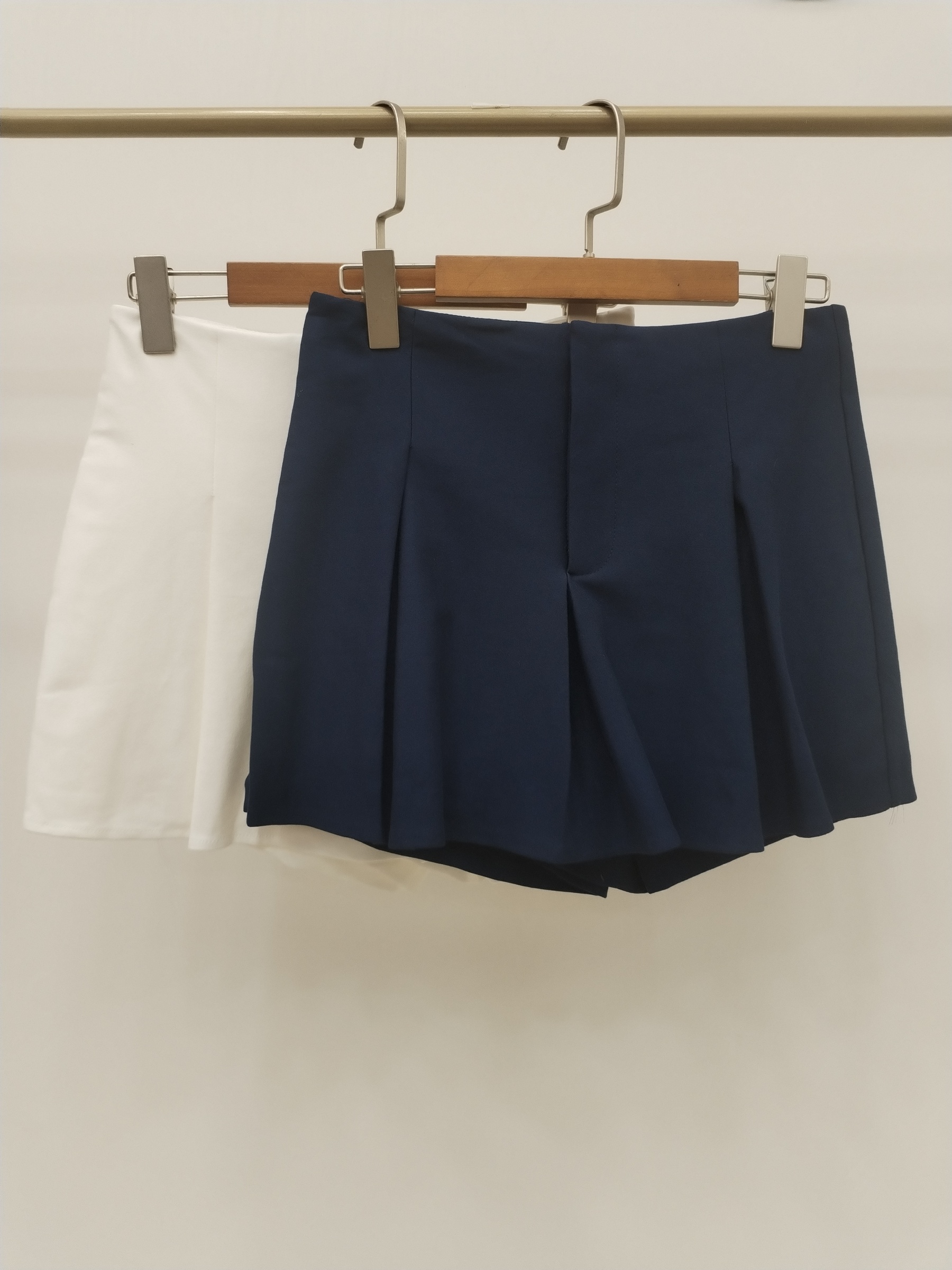 5987 Zanelle Front Zipper Skorts (M Size: UW 37-45cm; H 43-55cm; L 34cm, L Size: UW 39-48cm; H 46-60cm; L 35cm, XL Size: UW 42-51cm; H 49-65cm; L 36cm)