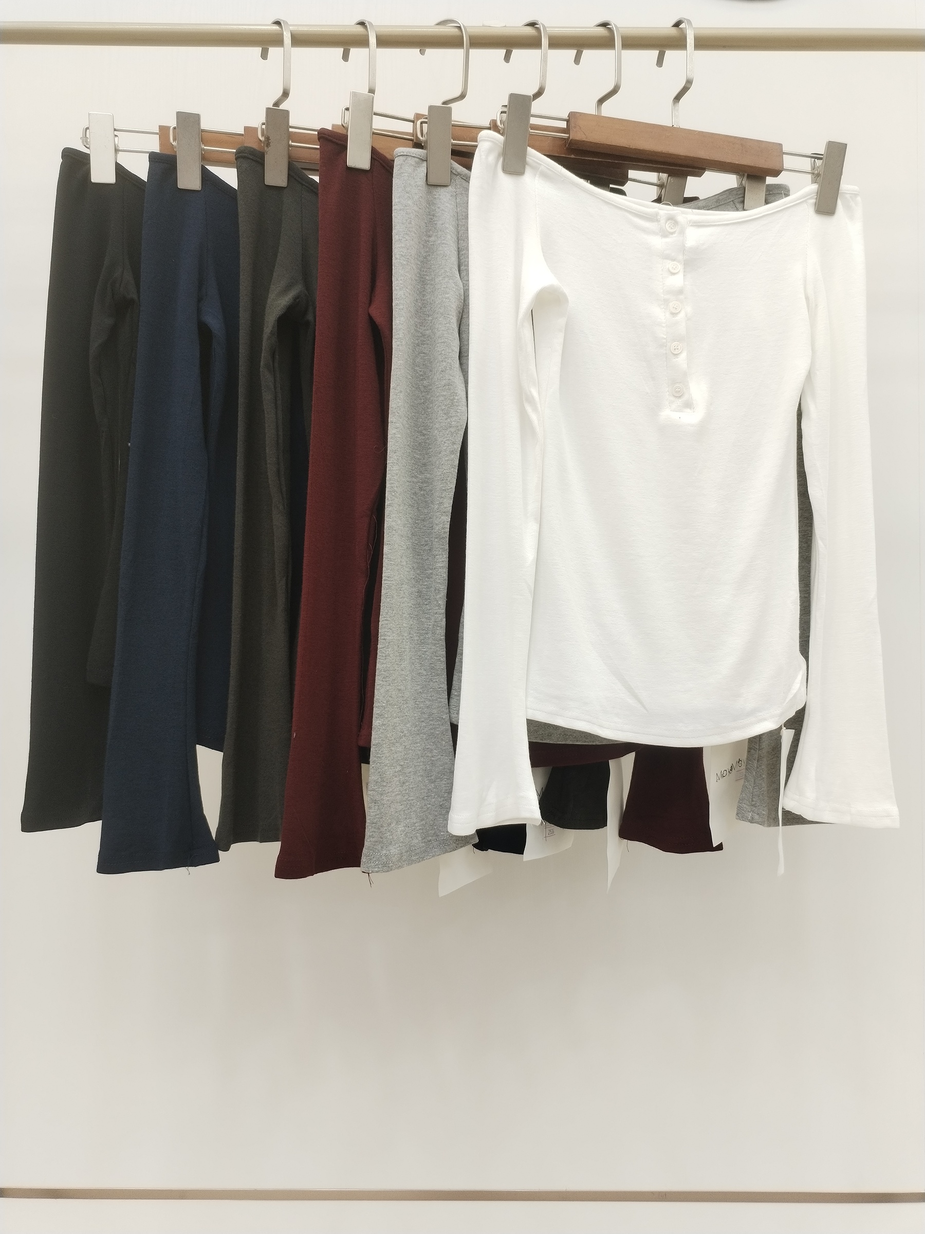 2536 Ovalda Off Shoulder Long Sleeve Cotton Top w Button Placket (B 32-52cm; L 48cm)