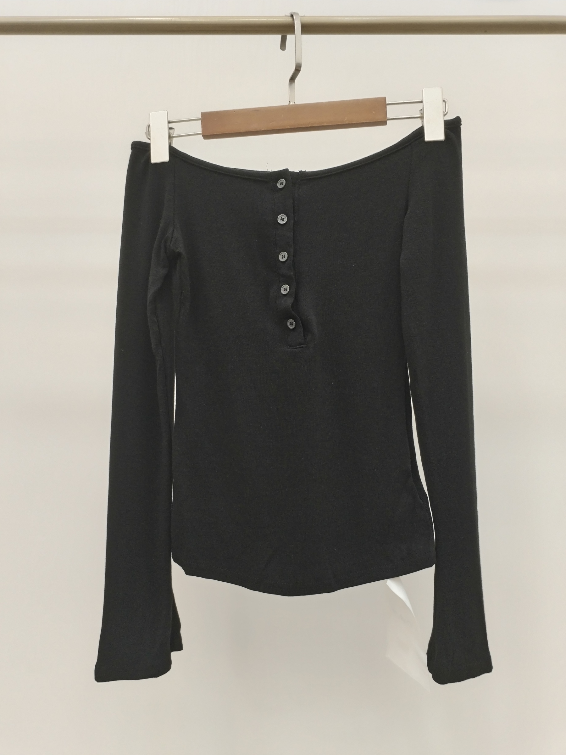 2536 Ovalda Off Shoulder Long Sleeve Cotton Top w Button Placket (B 32-52cm; L 48cm)