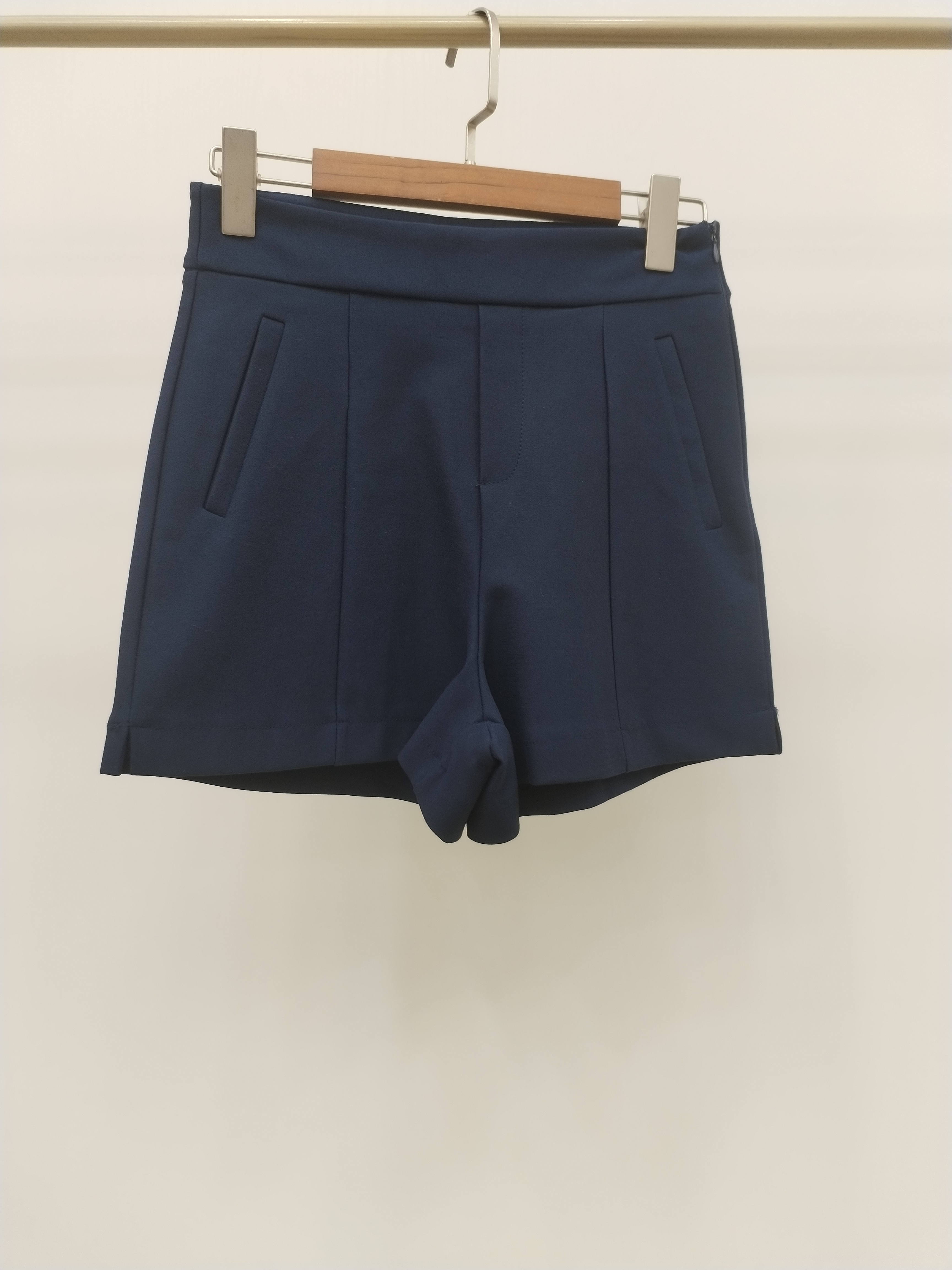 5981 Zaddie Shorts w Pockets & Side Zipper (XL: UW 35-36cm; H 40-47cm; L 35cm, 2XL: UW 36-38cm; H 41-49cm; L 36cm, 4XL: UW 41-42cm; H 46-56cm; L 39cm)