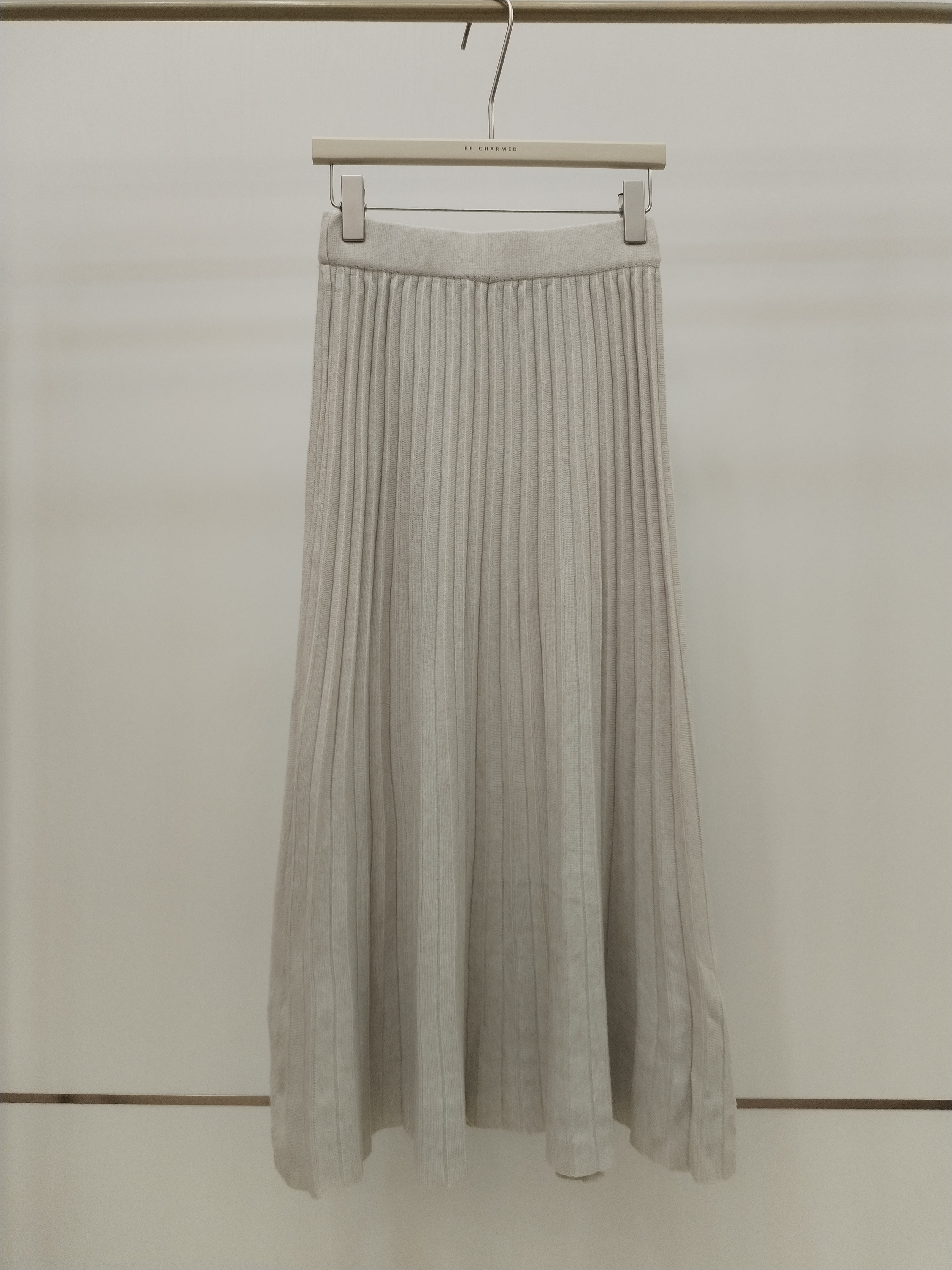 621 Fora Flare Midi Knitted Skirt (UW 32-52cm; H 46-69cm; L 82cm)