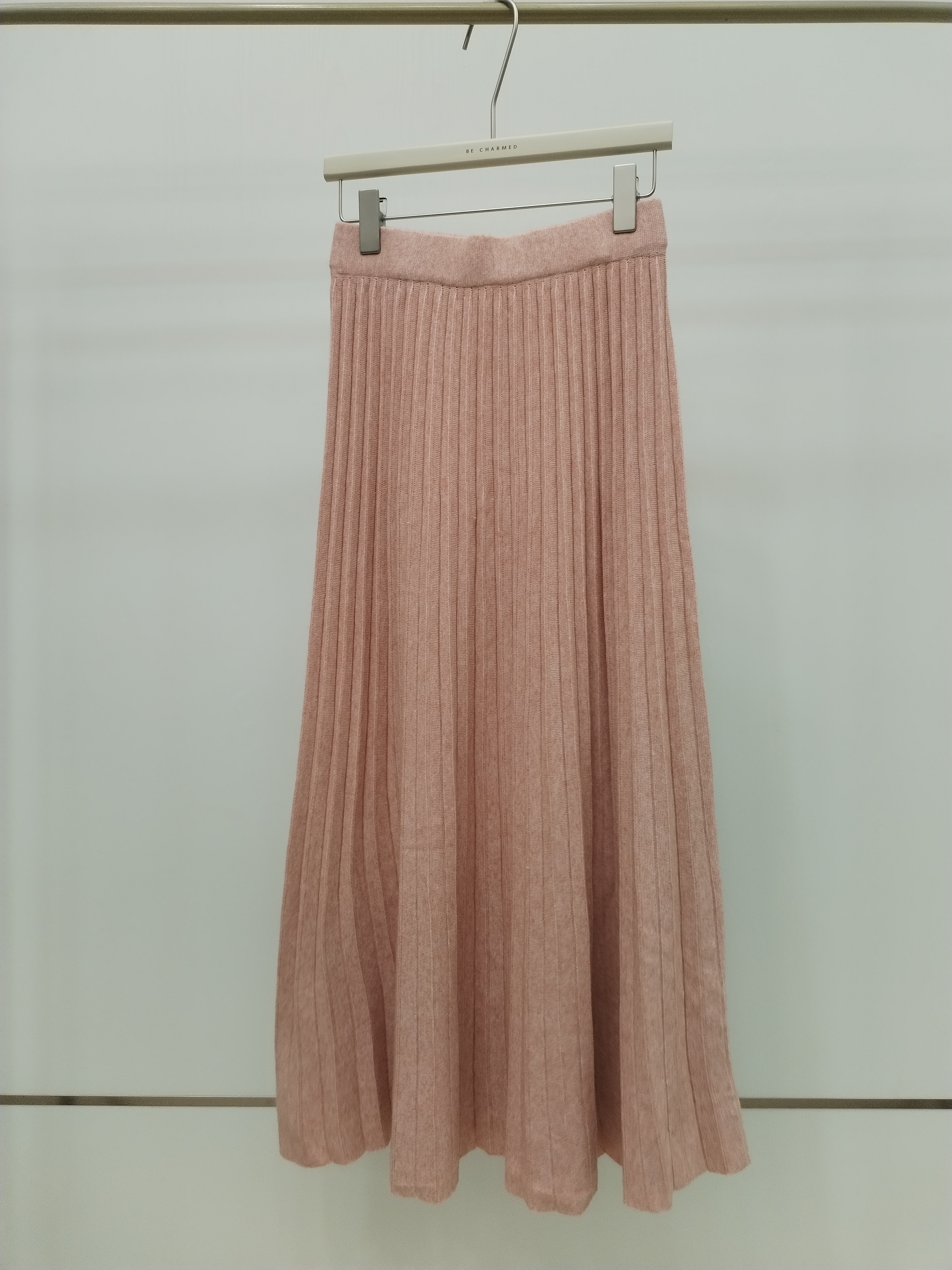 621 Fora Flare Midi Knitted Skirt (UW 32-52cm; H 46-69cm; L 82cm)