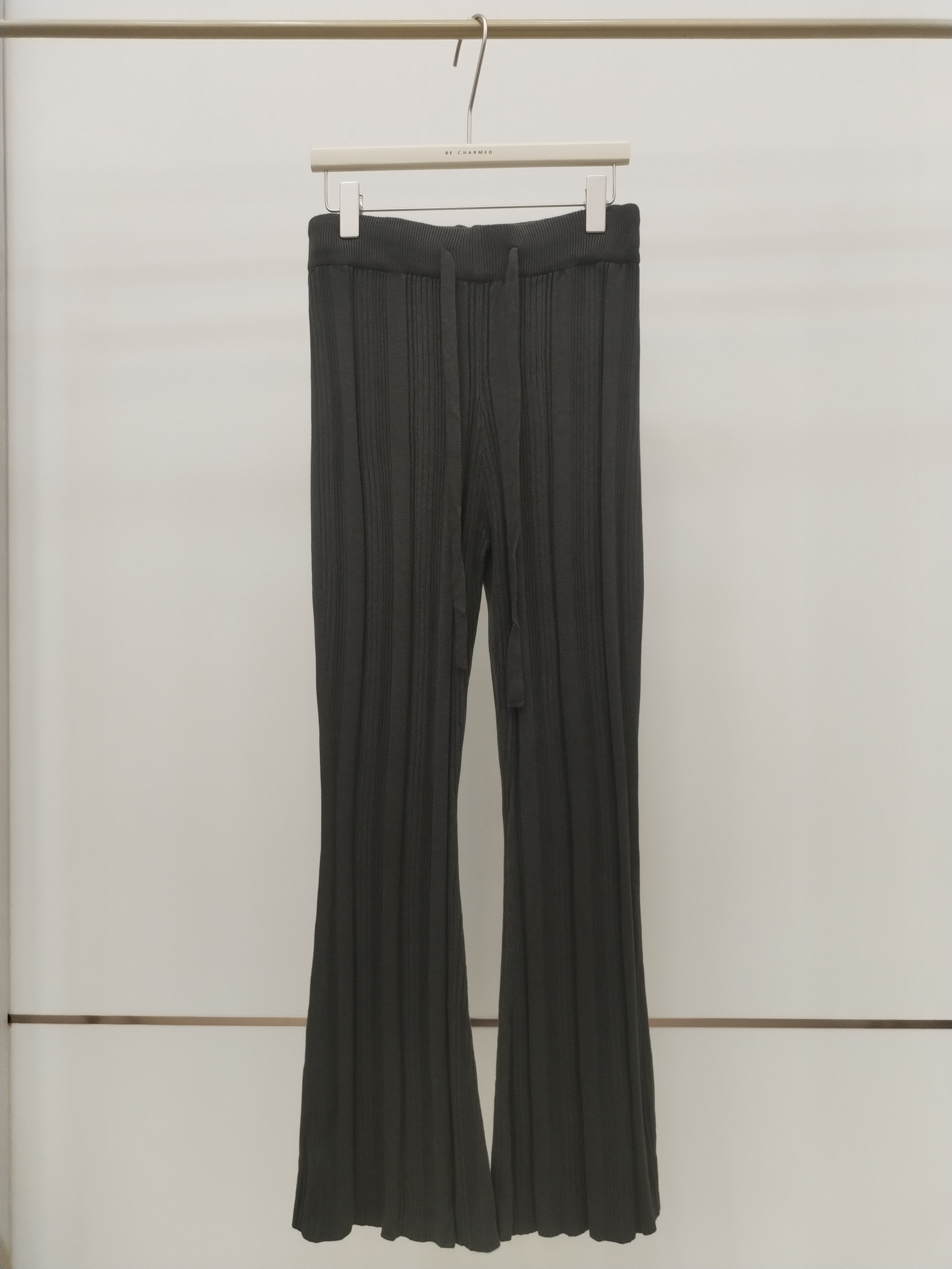 6157 Kimmi Ribbed Bell Bottom Knitted Palazzo (UW 35-55cm; H 43-70cm; L 100cm)