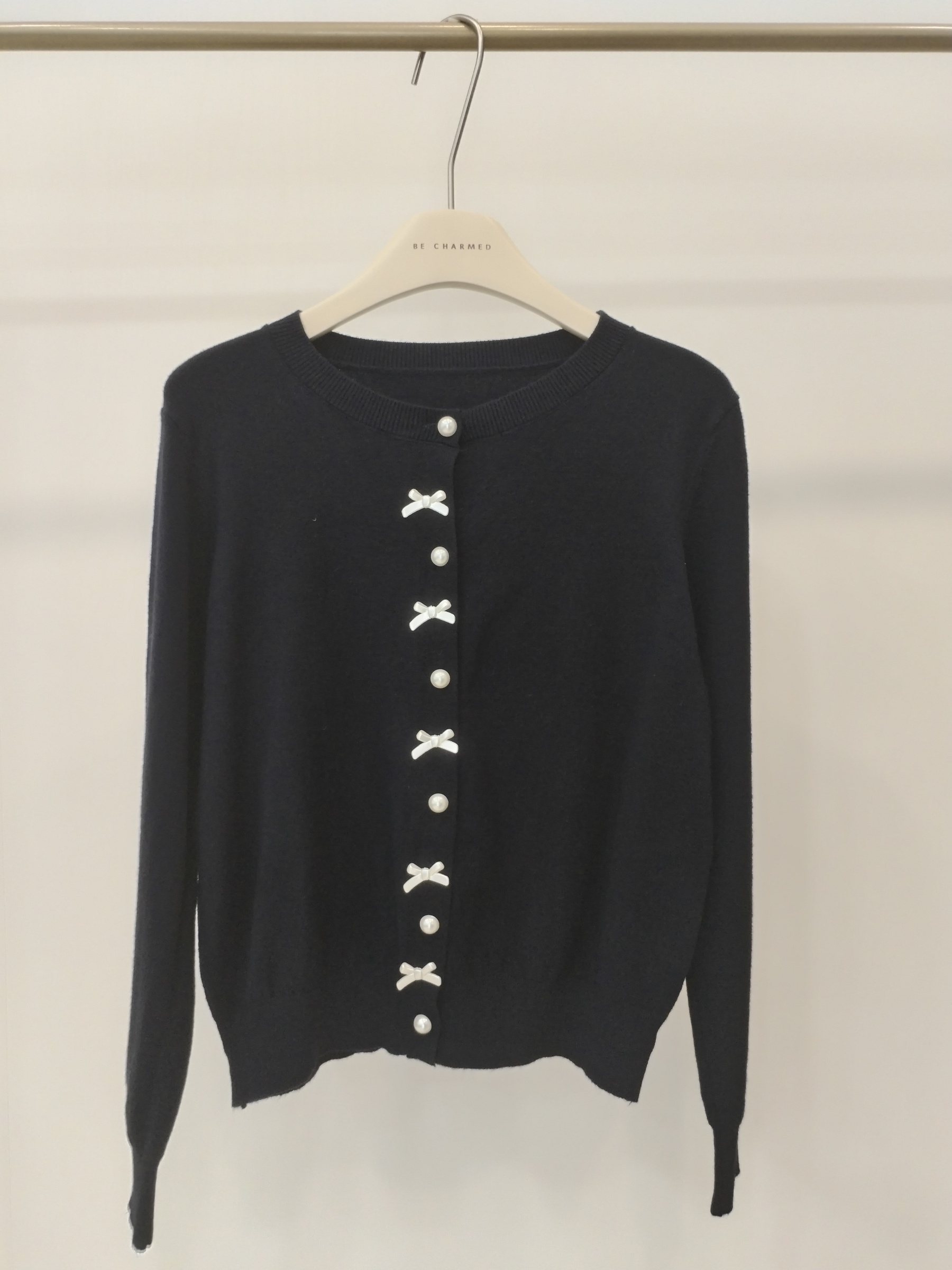 33291 Erla Bow Embellished Knit Cardigan (B 48-56cm; L 50cm)