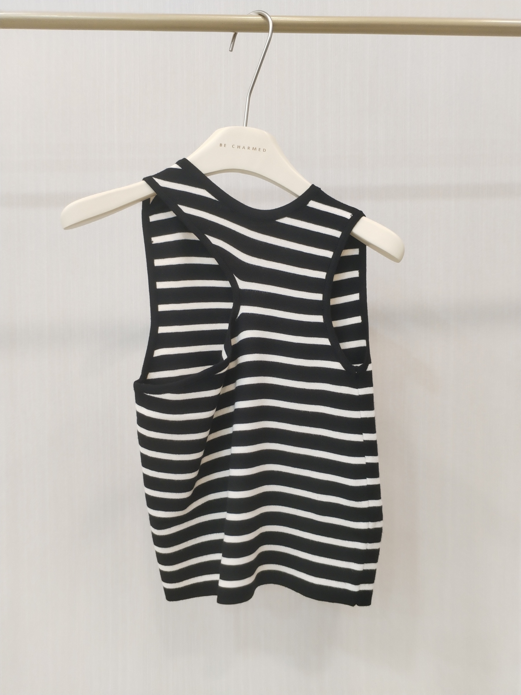 M458 Ashlynn Asymmetrical Sleeveless Knit Top (B 34-50cm; L 47cm)