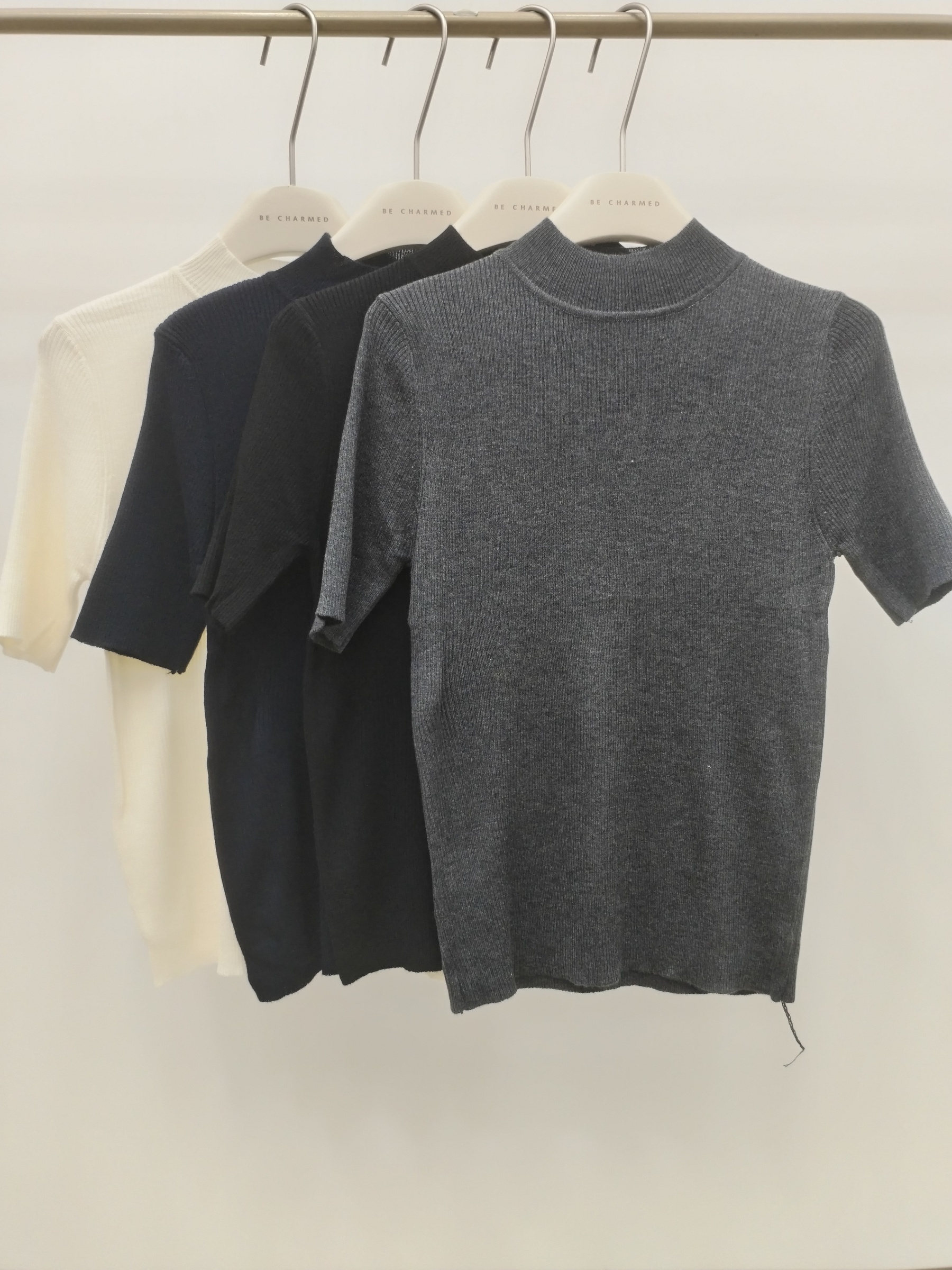 292 Nyra Ribbed High Neck Knit Top (B 36-52cm; L 55cm)