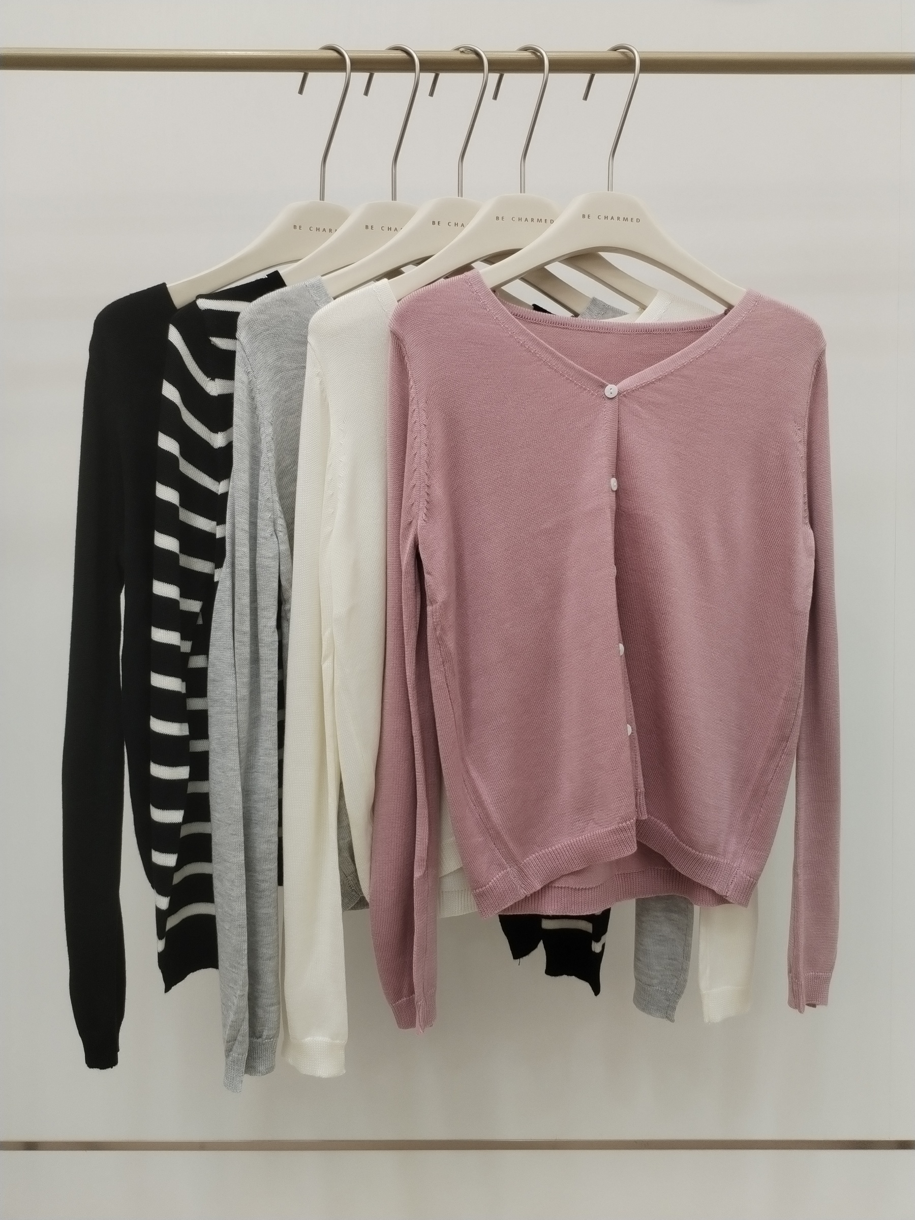 8812 Corbette Knitted Cardigan (B 47-52cm; L 53cm)