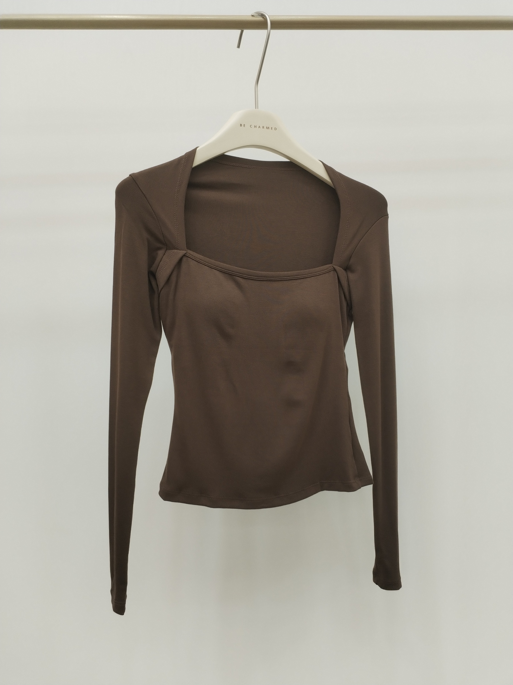 X2562 Qara Queen Anne Neck Long Sleeve Cotton Padded Top (B 34-49cm; L 49cm)