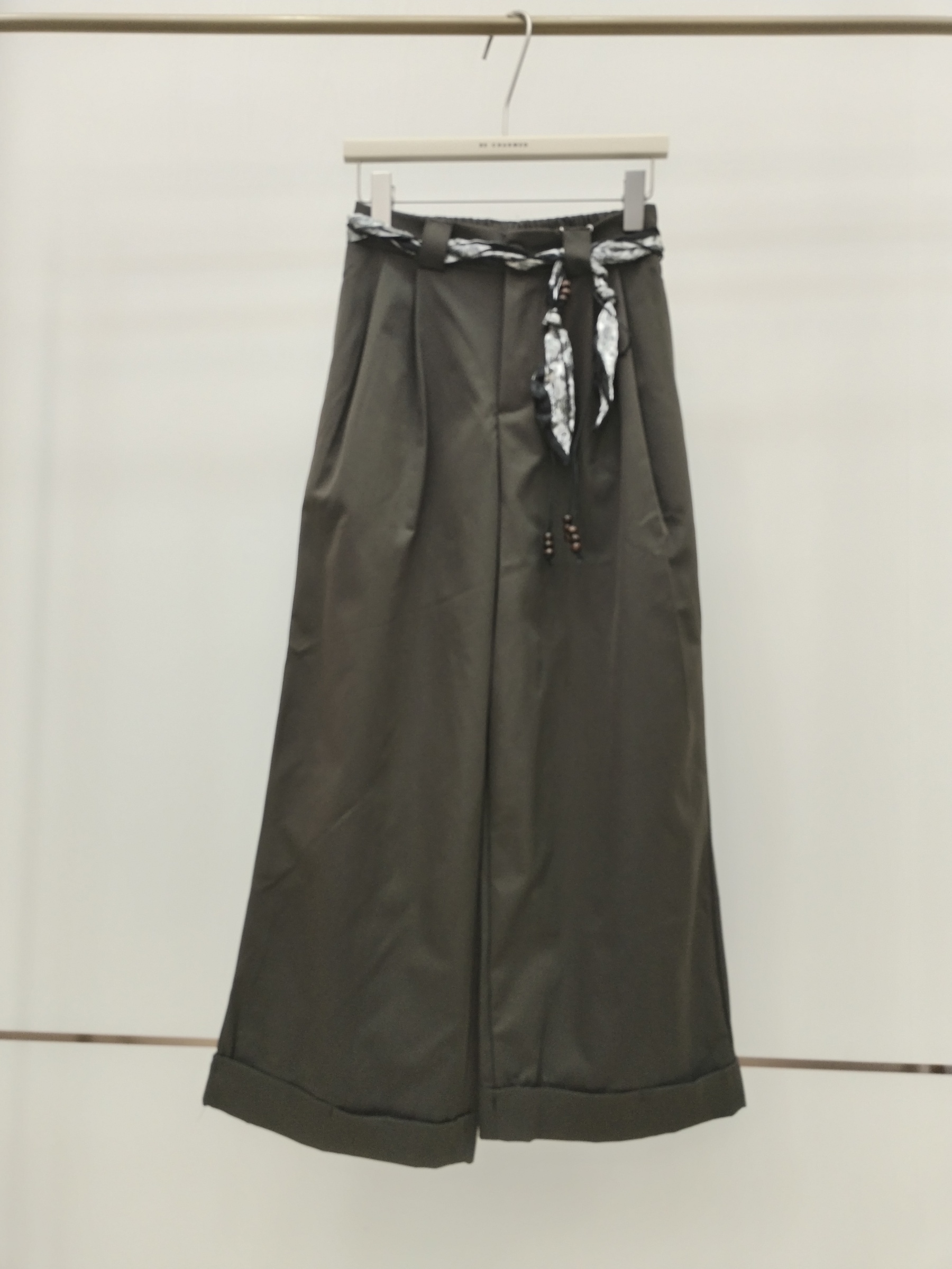 9353 Fozelle Folded Hem Front Zipper Pants (UW 32-41cm; H 52-58cm; L 96cm)