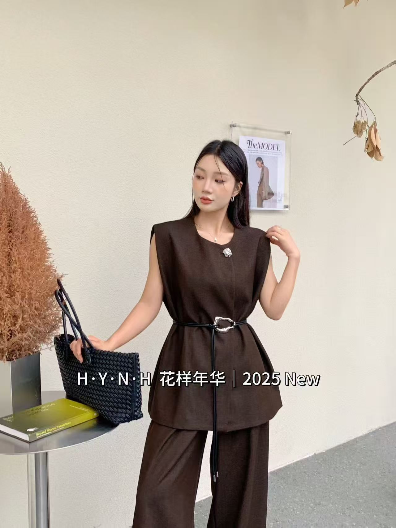 8866 Theodora Tailored Vest & Pants Set w Belt (XL Size: Top B 56cm; L 68cm, Bottom UW 37-43cm; H 54-64cm; L 105cm, 2XL Size: Top B 58cm; L 68cm, Bottom UW 38-45cm; H 55-65cm; L 105cm)