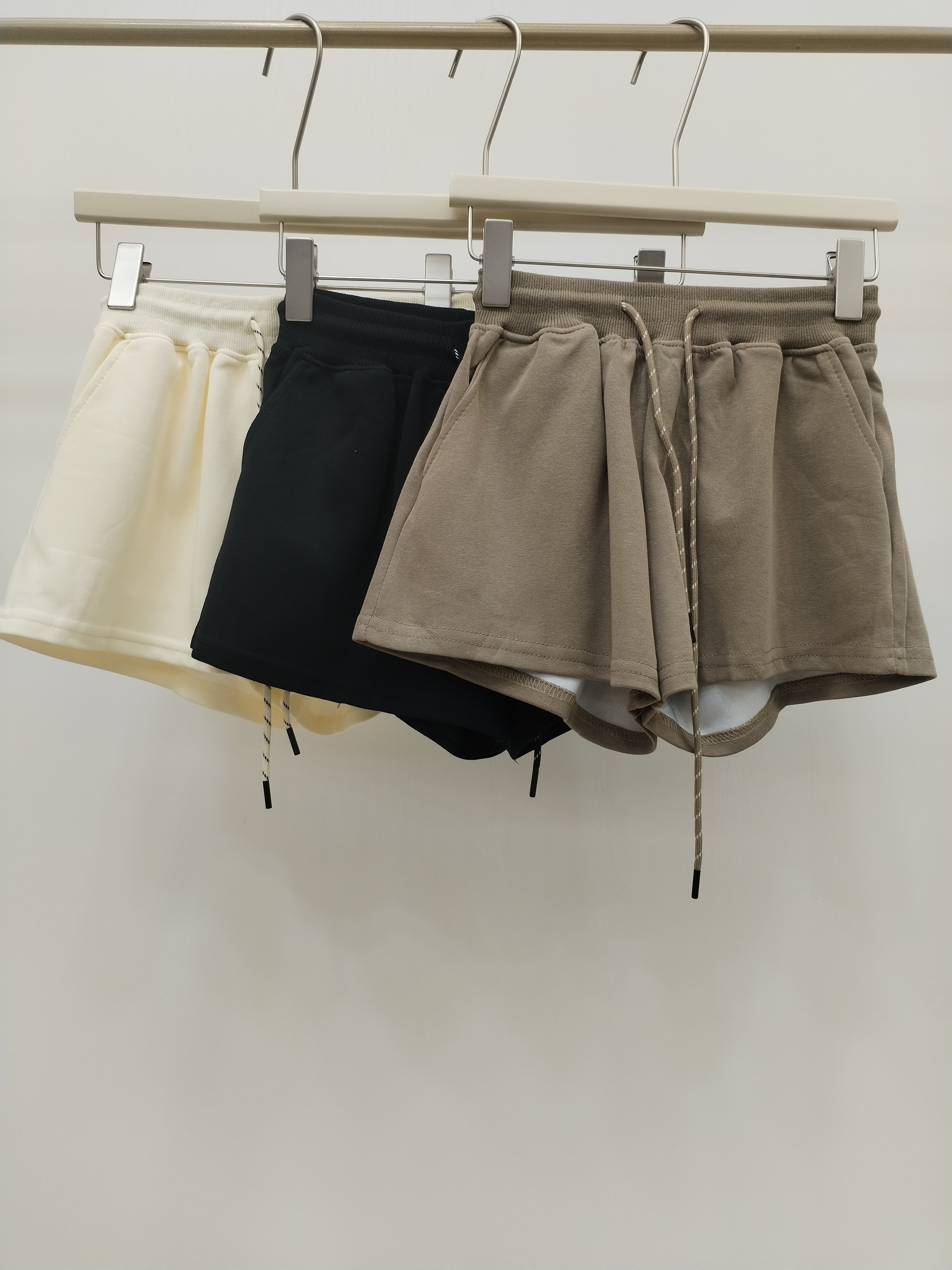 1090 Sovinne Striped Tie-Waist Sweat Shorts (UW 30-48cm; H 48-60cm; L 29cm)