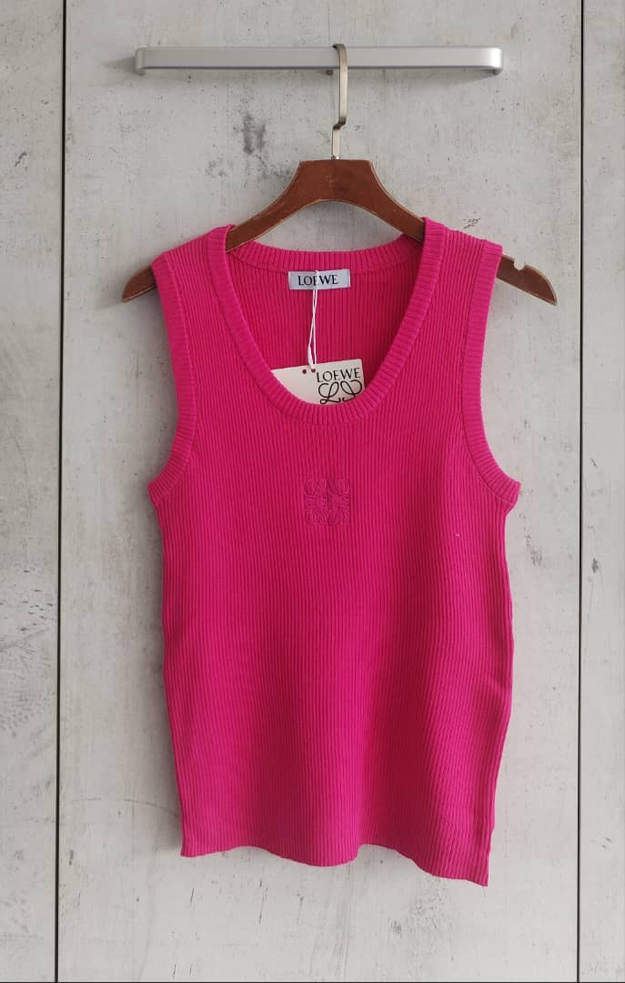 5025 Loewe Sleeveless Ribbed Knit Top (B 33-52cm; L 53cm)