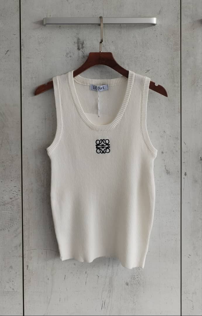 5025 Loewe Sleeveless Ribbed Knit Top (B 33-52cm; L 53cm)