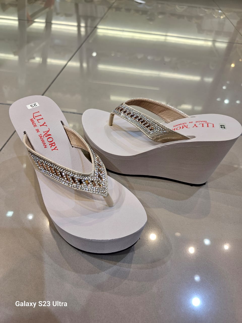 Dazzling Platform: 001