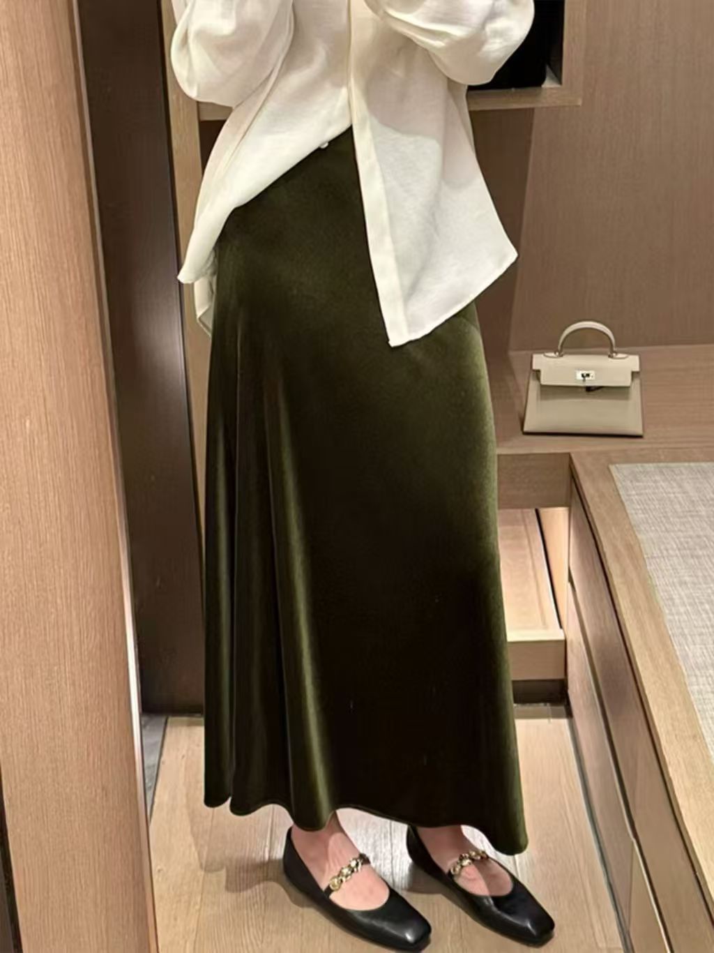 GZ Oct Stream #8: (PO) 9688 Slit Hem Luxe Skirt