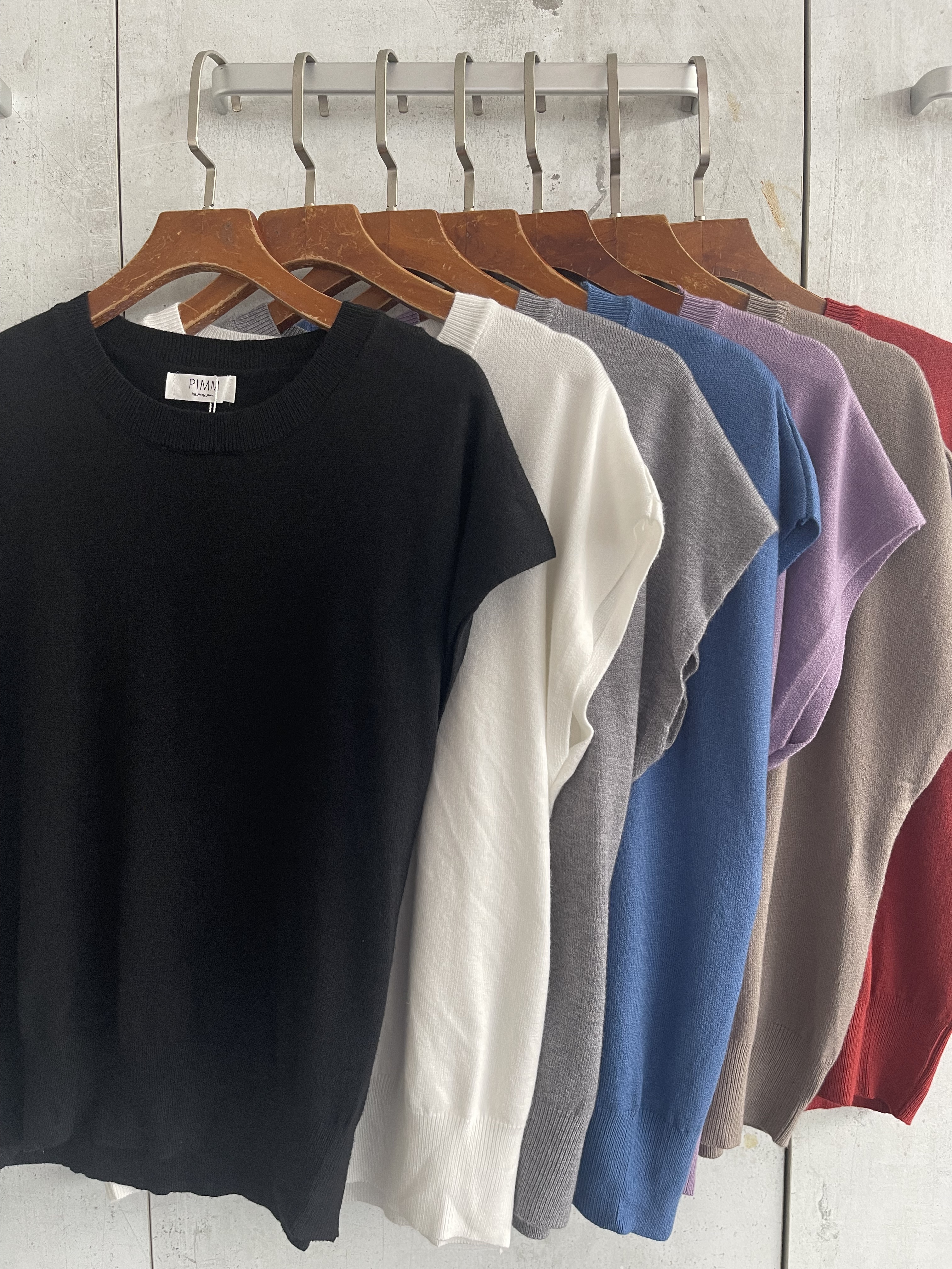 220 Campbell Cap Sleeved Knitted Top (B 48-62cm; L 52cm)