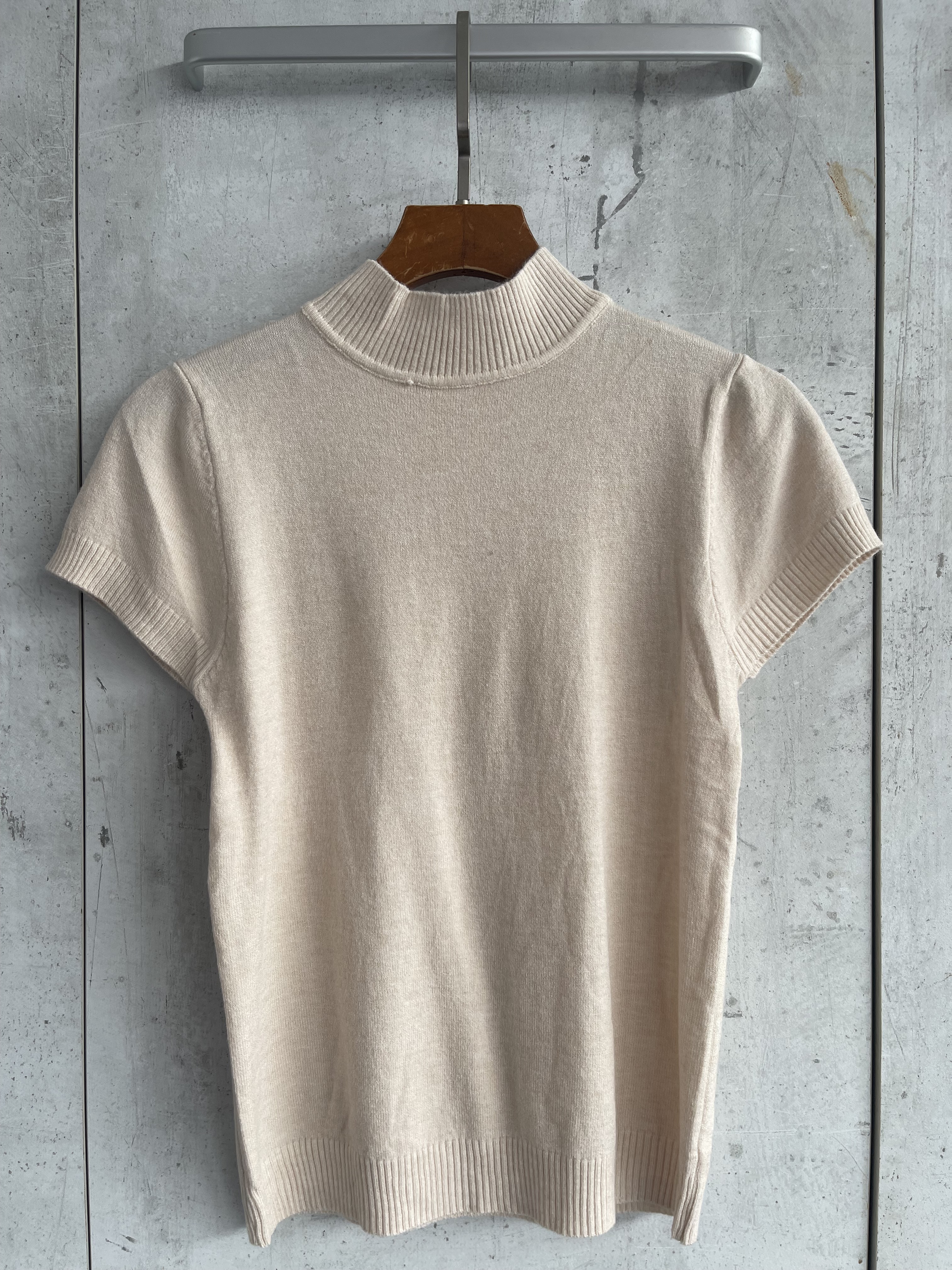 558: Basic High Neck Knit Top (B 36-48cm; L 50cm)