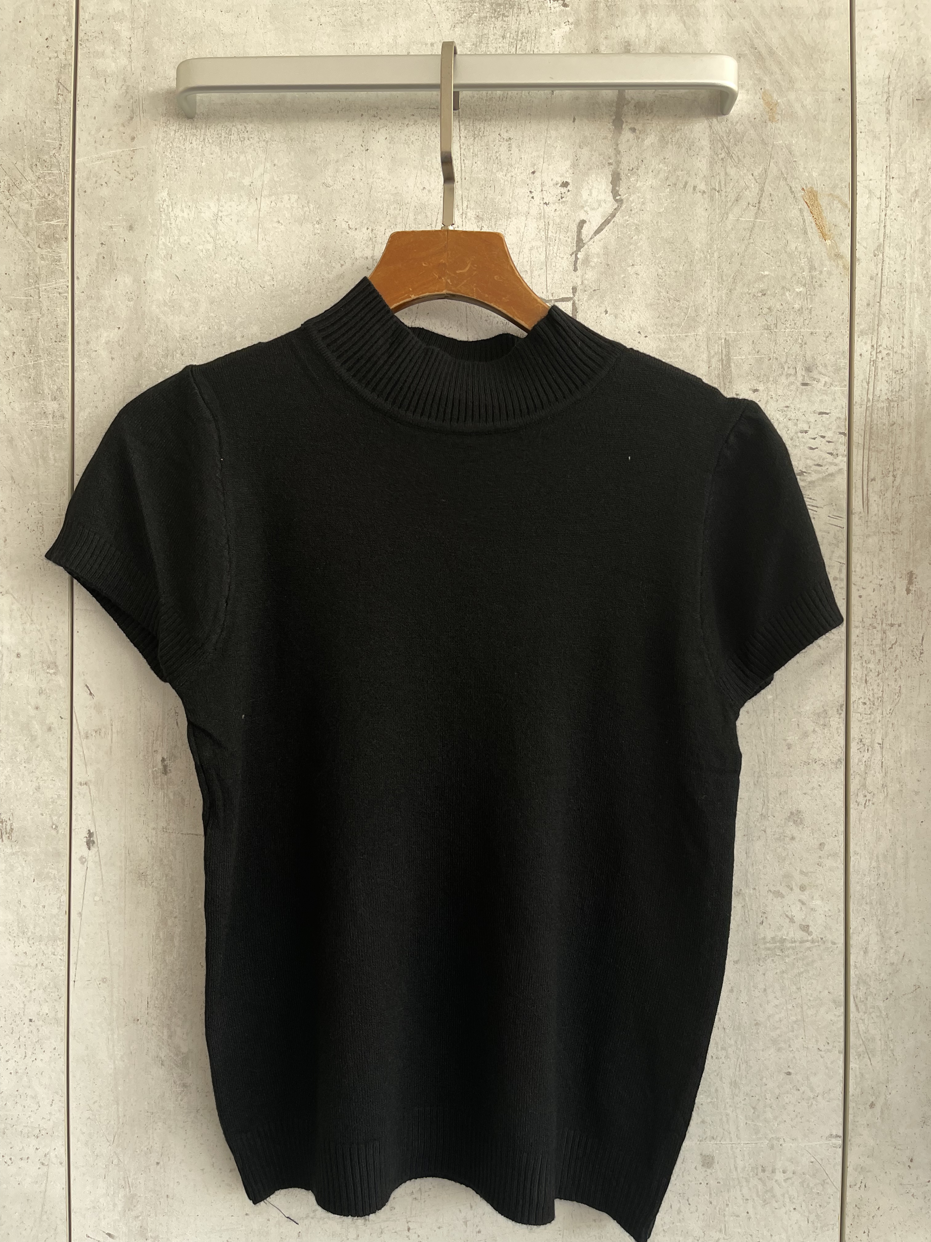 558: Basic High Neck Knit Top (B 36-48cm; L 50cm)