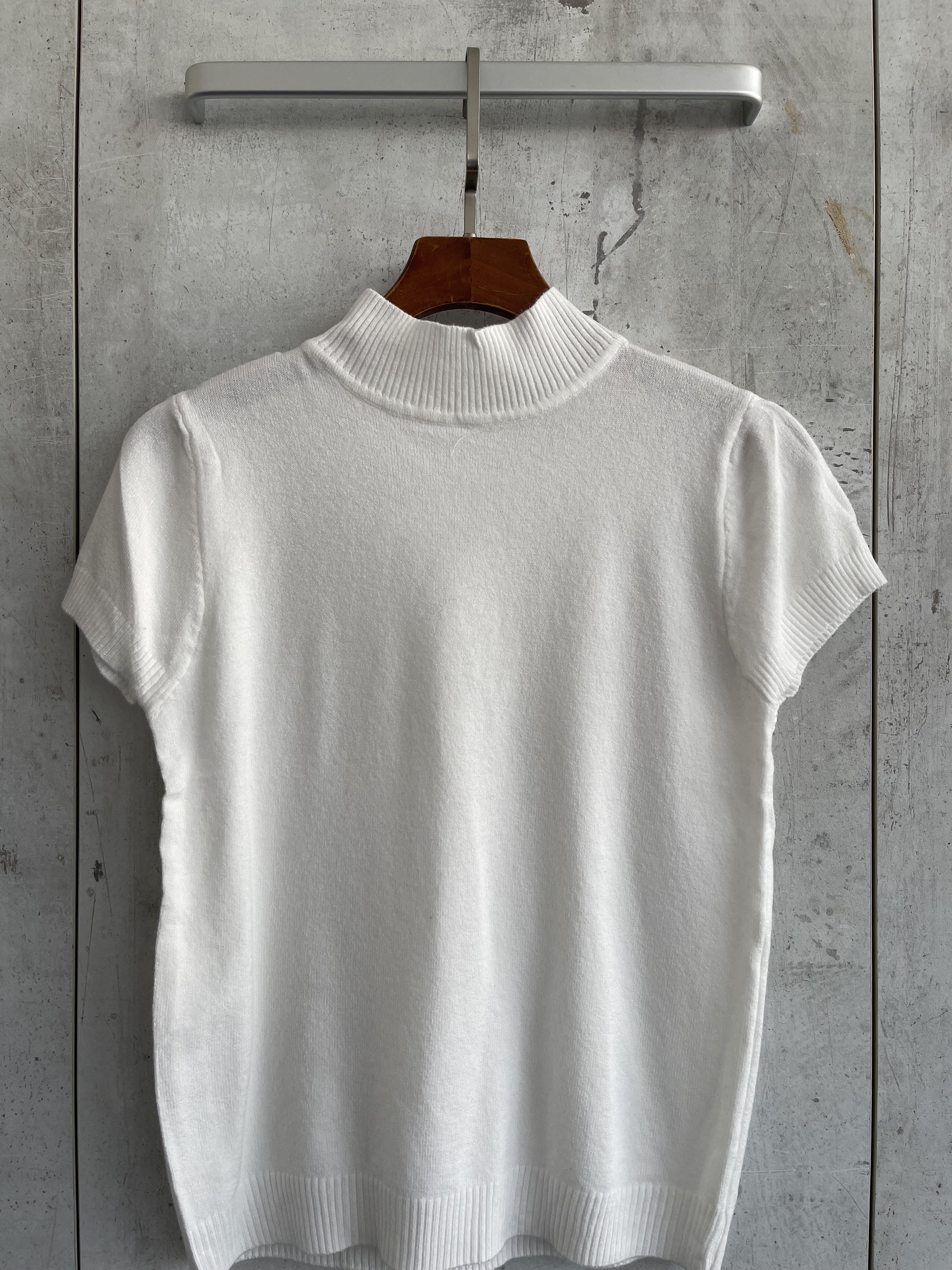 558: Basic High Neck Knit Top (B 36-48cm; L 50cm)