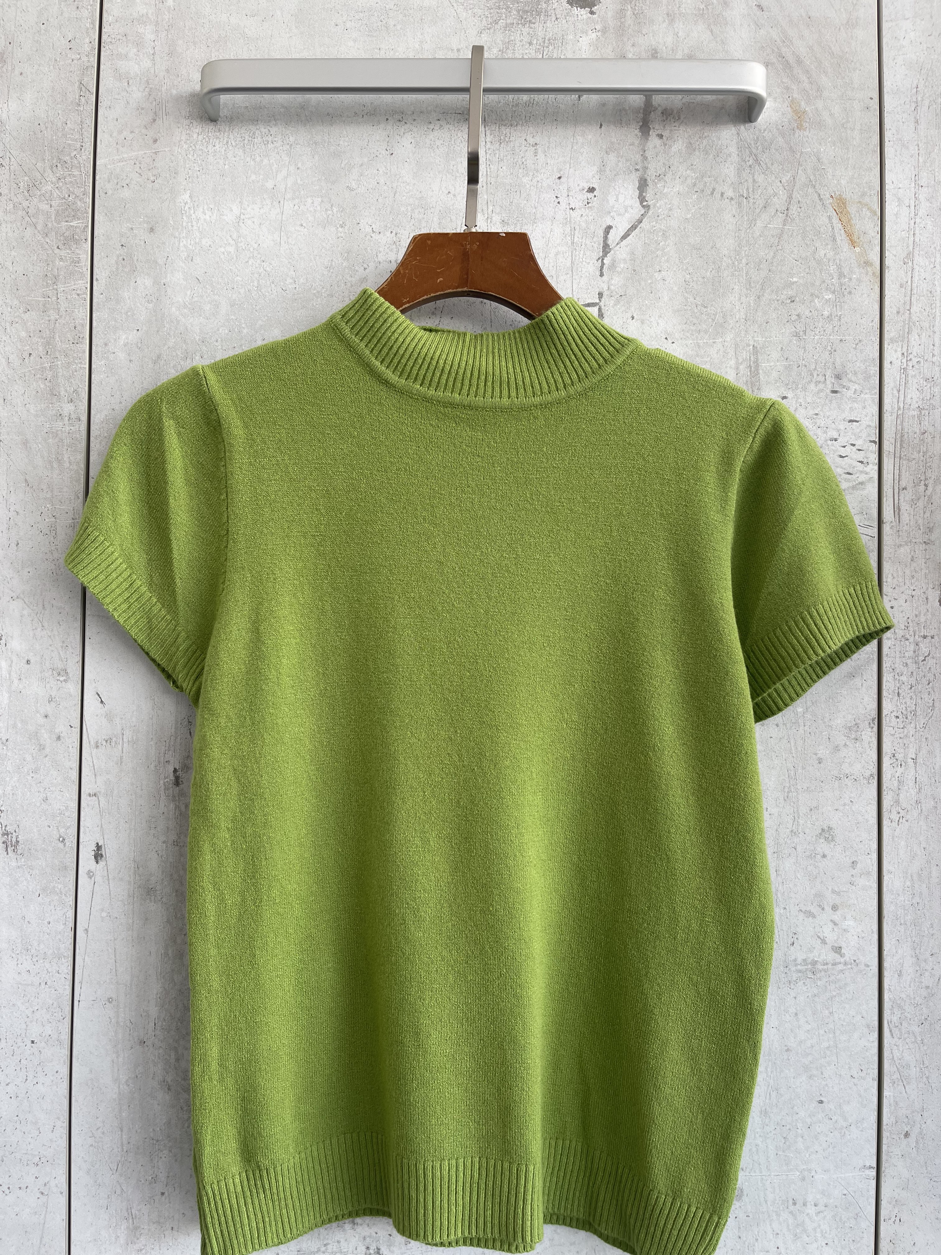 558: Basic High Neck Knit Top (B 36-48cm; L 50cm)