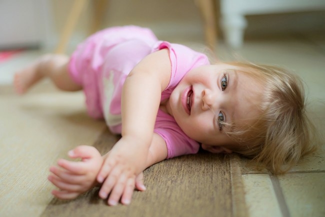 Beware: Flat feet may be causing your child to become easily tired while walking!-HAPPY WALKER