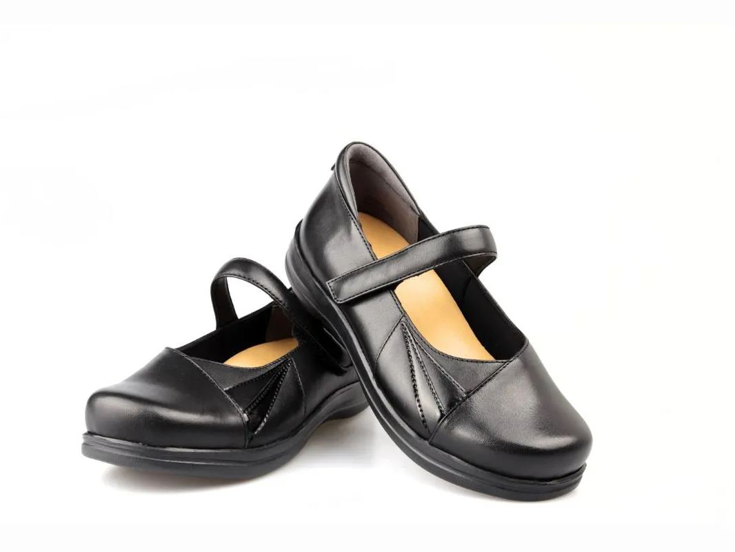 Hazel-Black-HAPPY WALKER