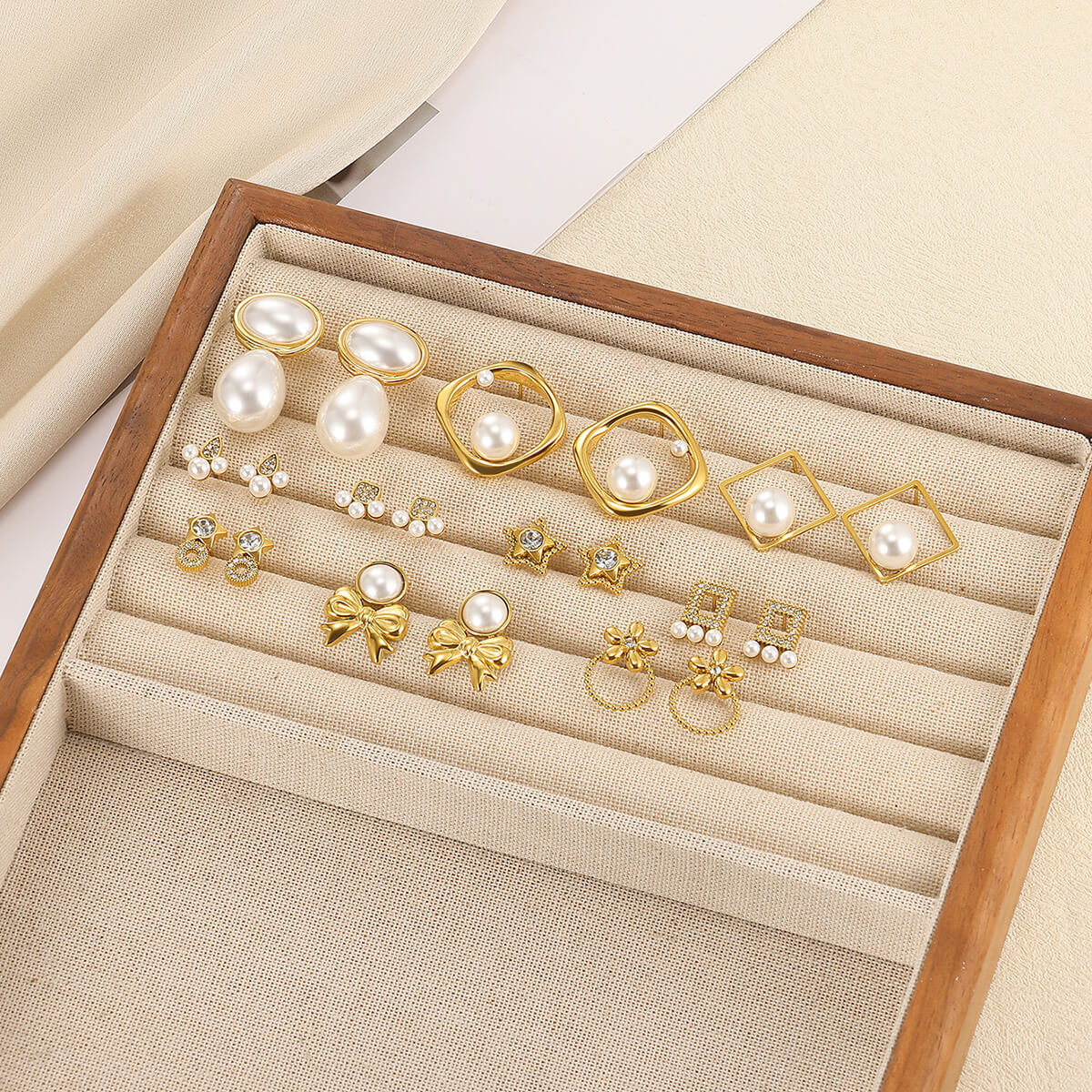 Irregular Geometry Butterfly Pearl Earrings