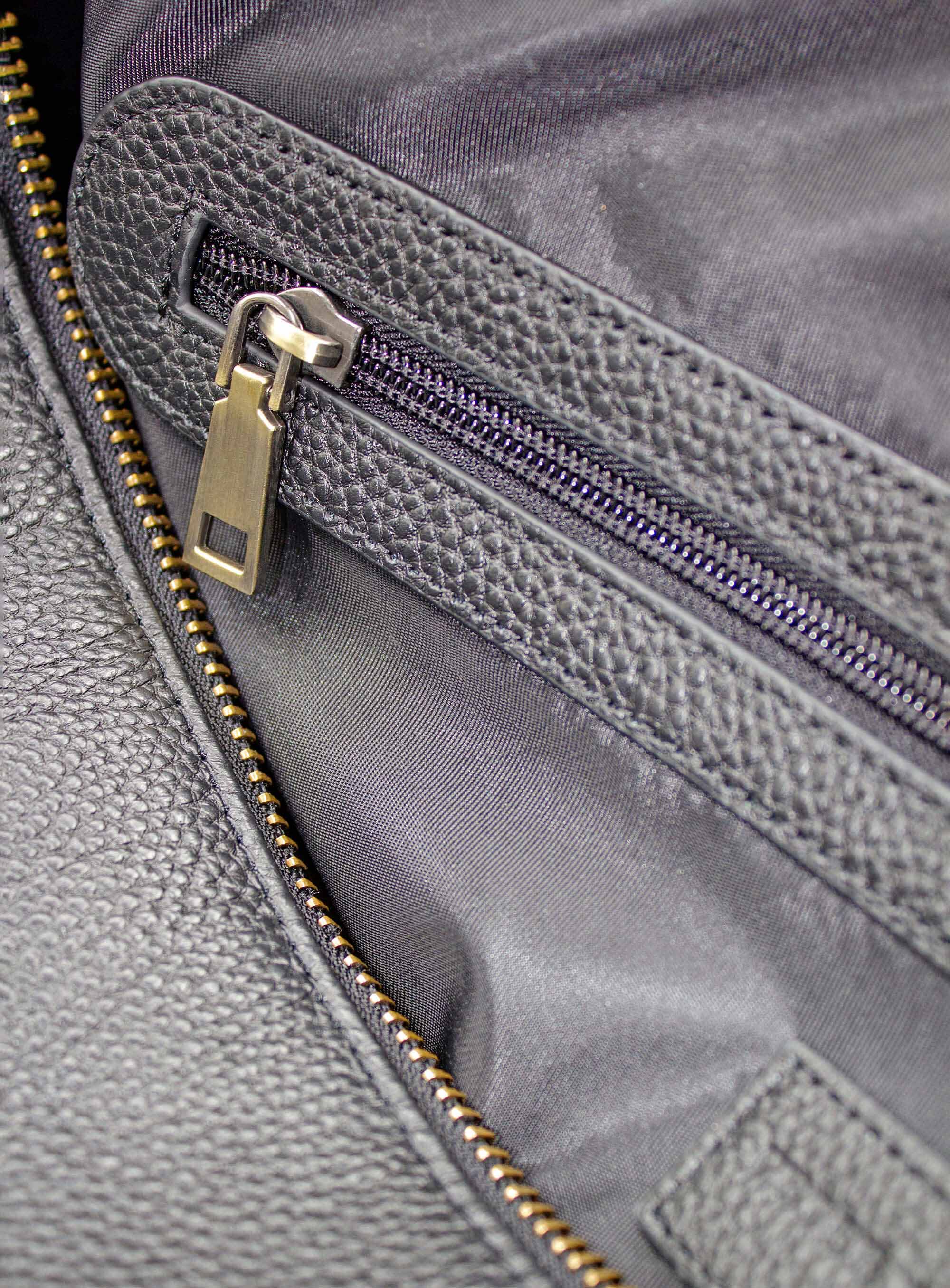 Men {collection_title} Alessio Black Pebbled Leather Bag Peter Jackson