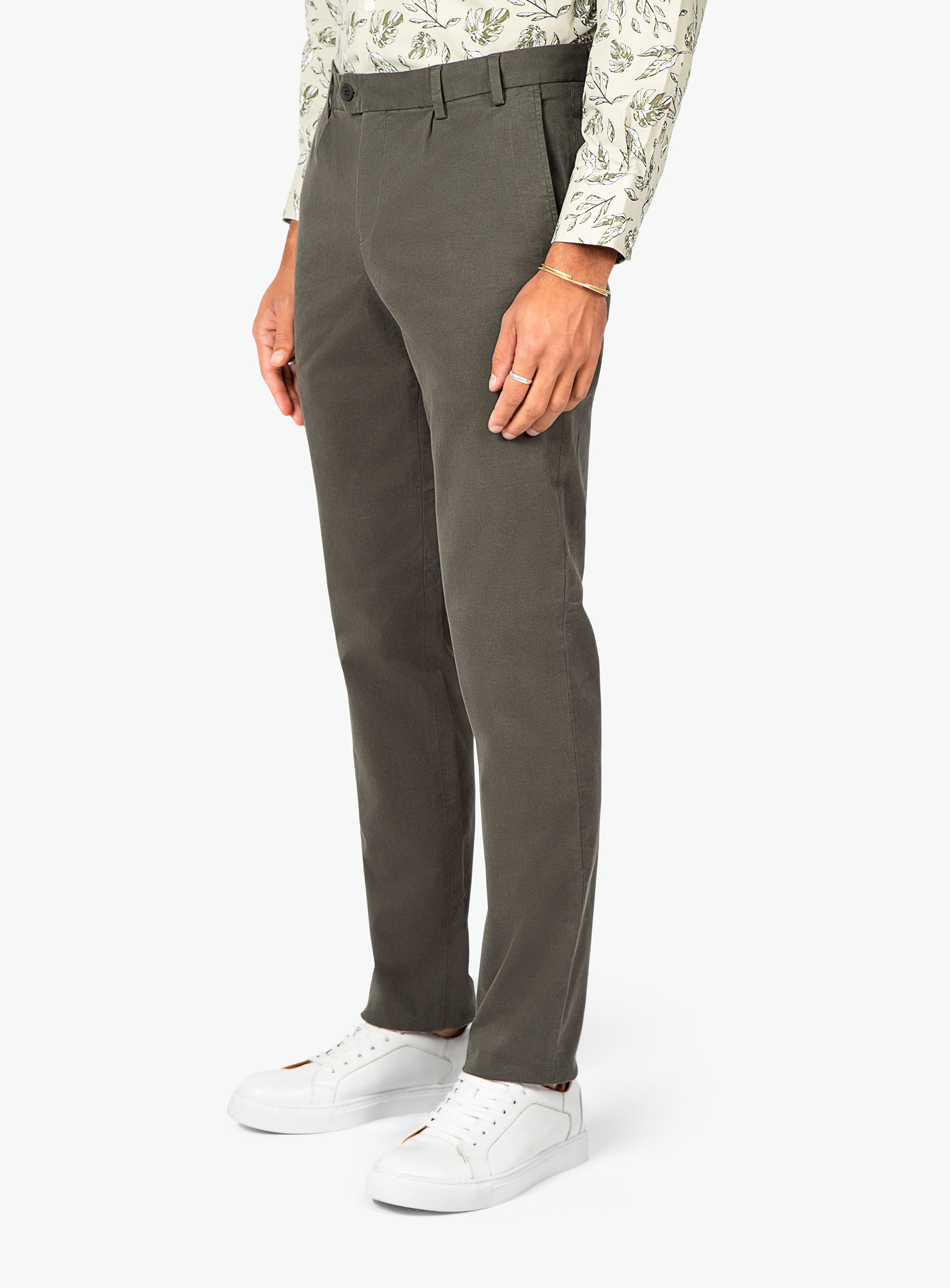 Carmine Pleated Olive Chino