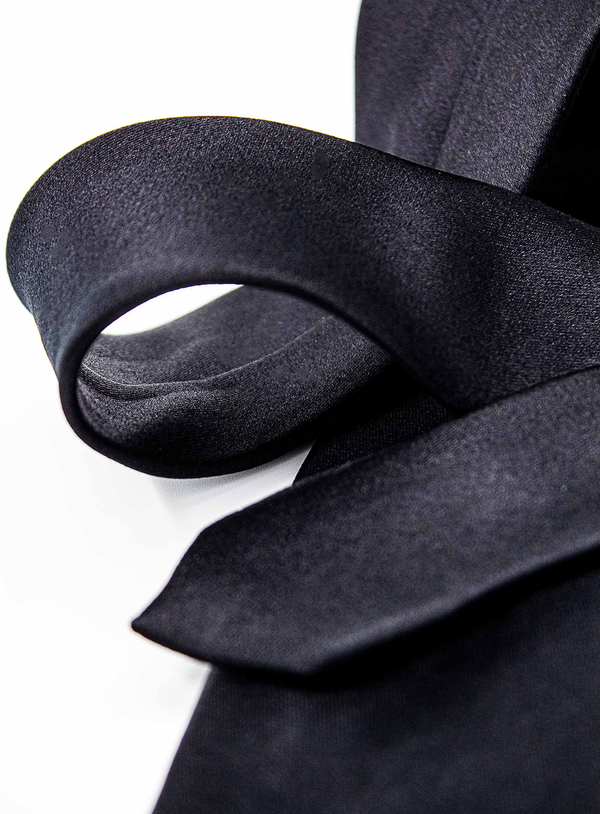 Men {collection_title} Essential Black Silk Tie Peter Jackson