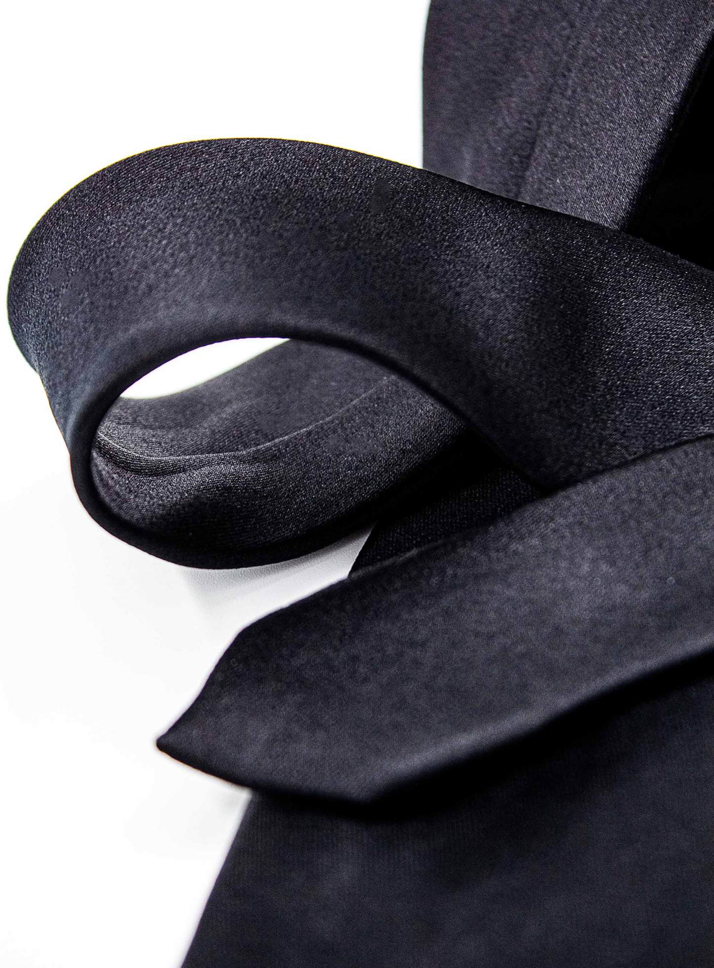 Men {collection_title} Essential Black Silk Tie Peter Jackson
