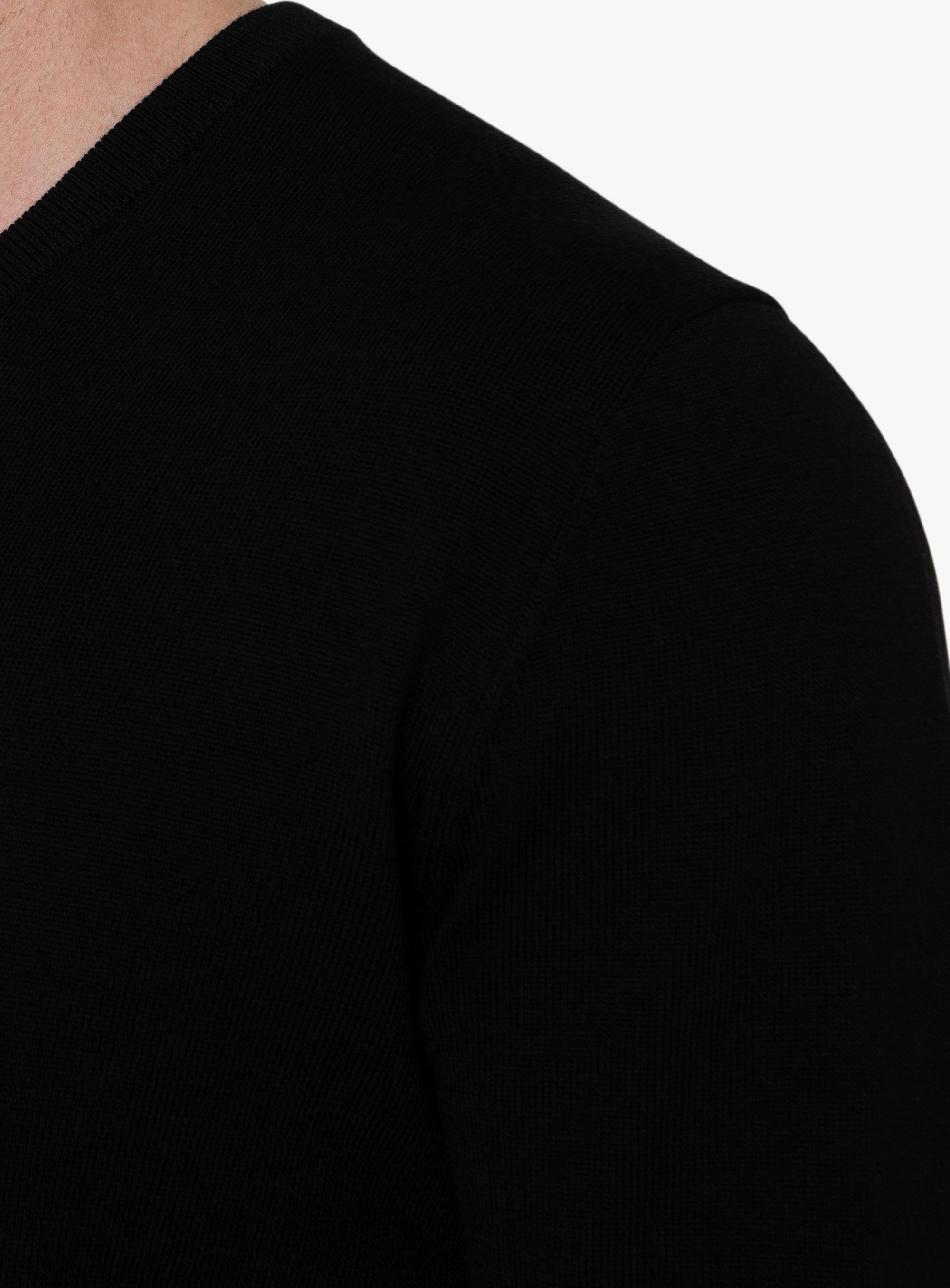 Arco Black Merino V-Neck Knit