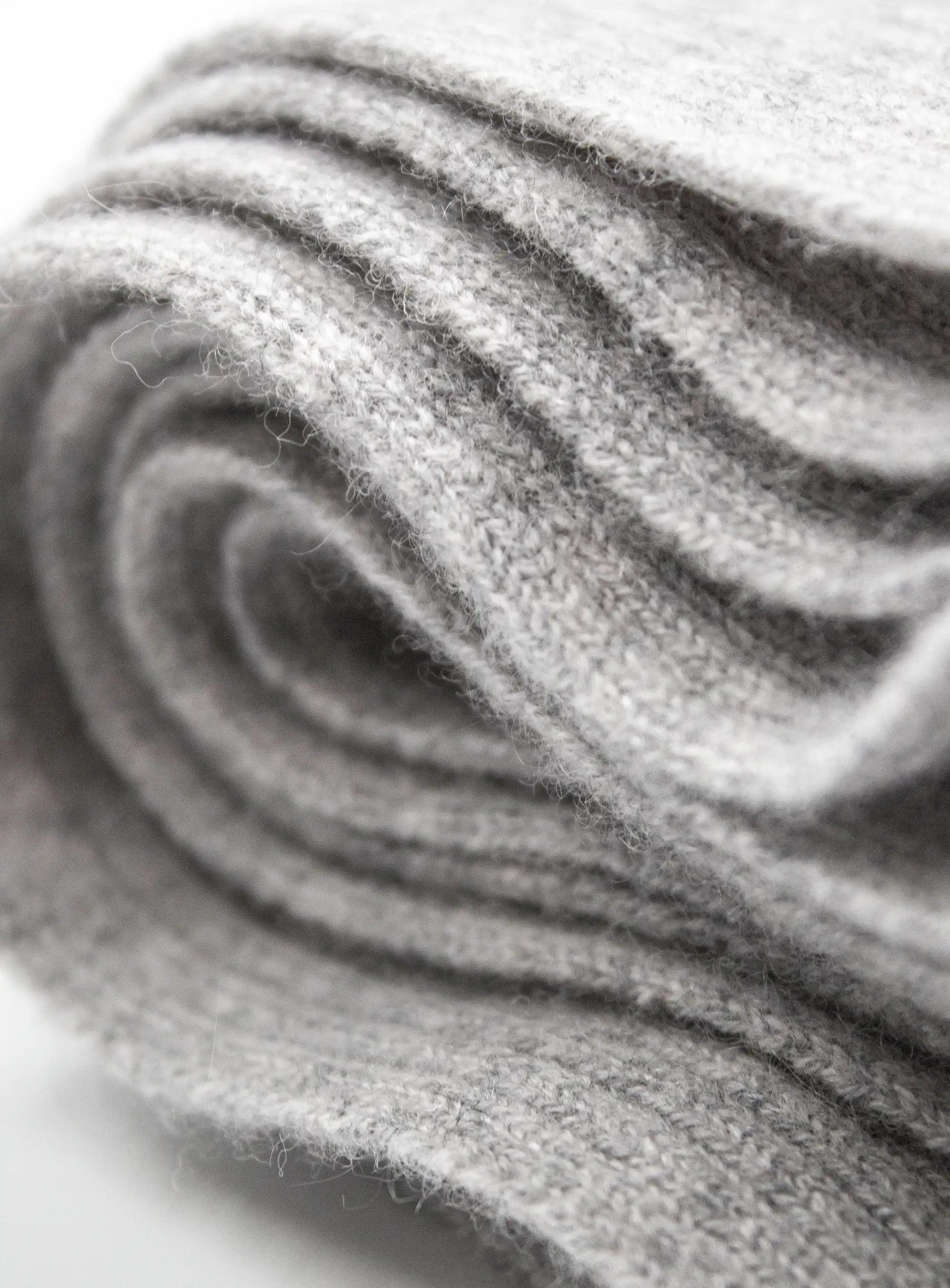 Wool/Cashmere Fine Rib Scarf