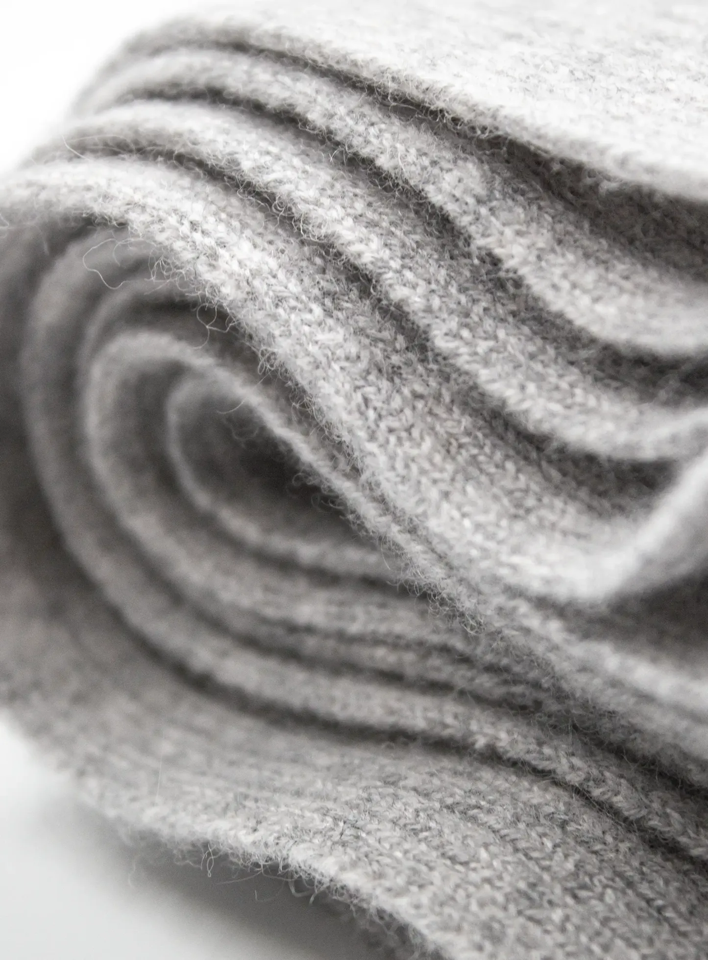 Wool/Cashmere Fine Rib Scarf