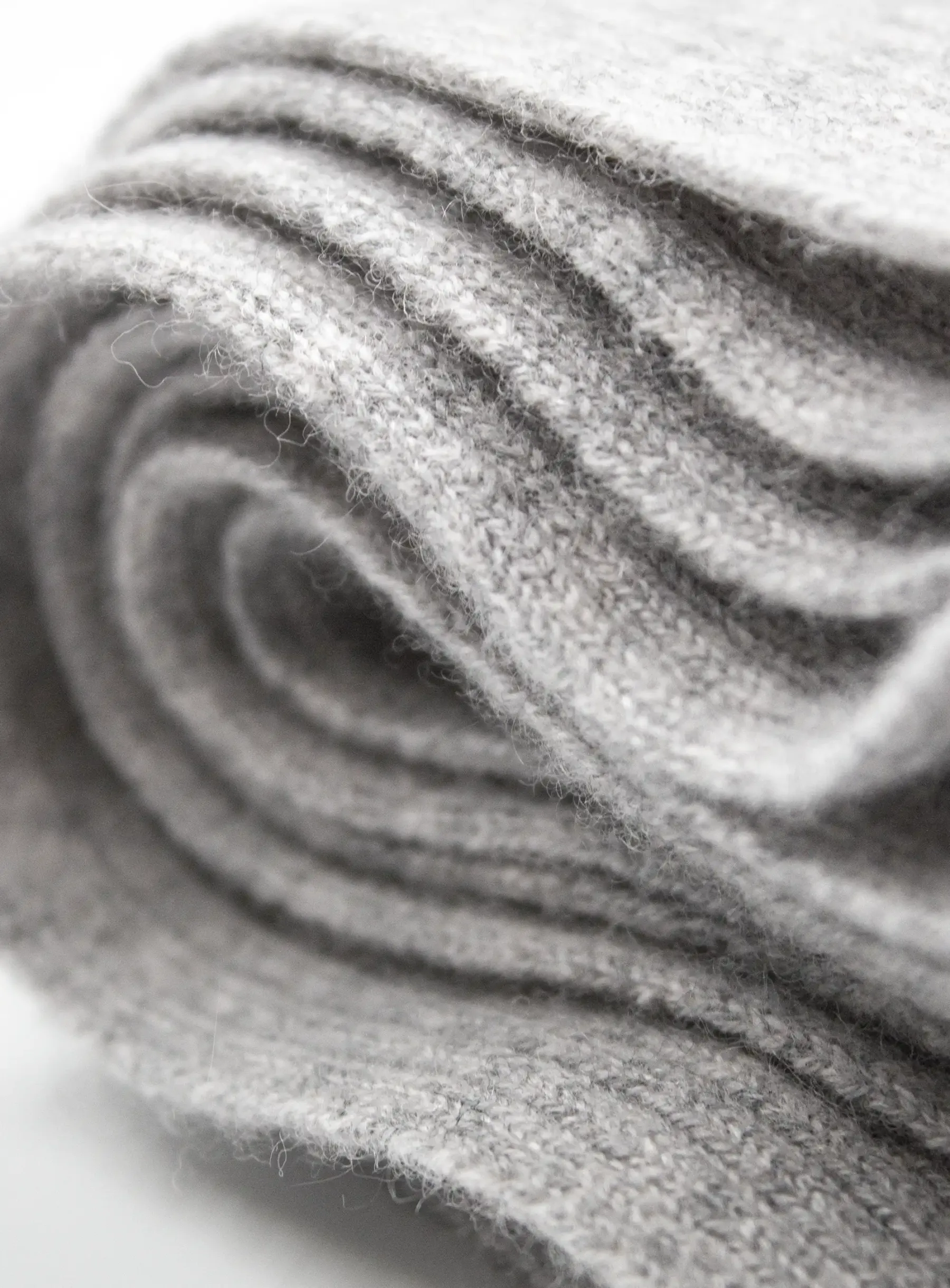Wool/Cashmere Fine Rib Scarf