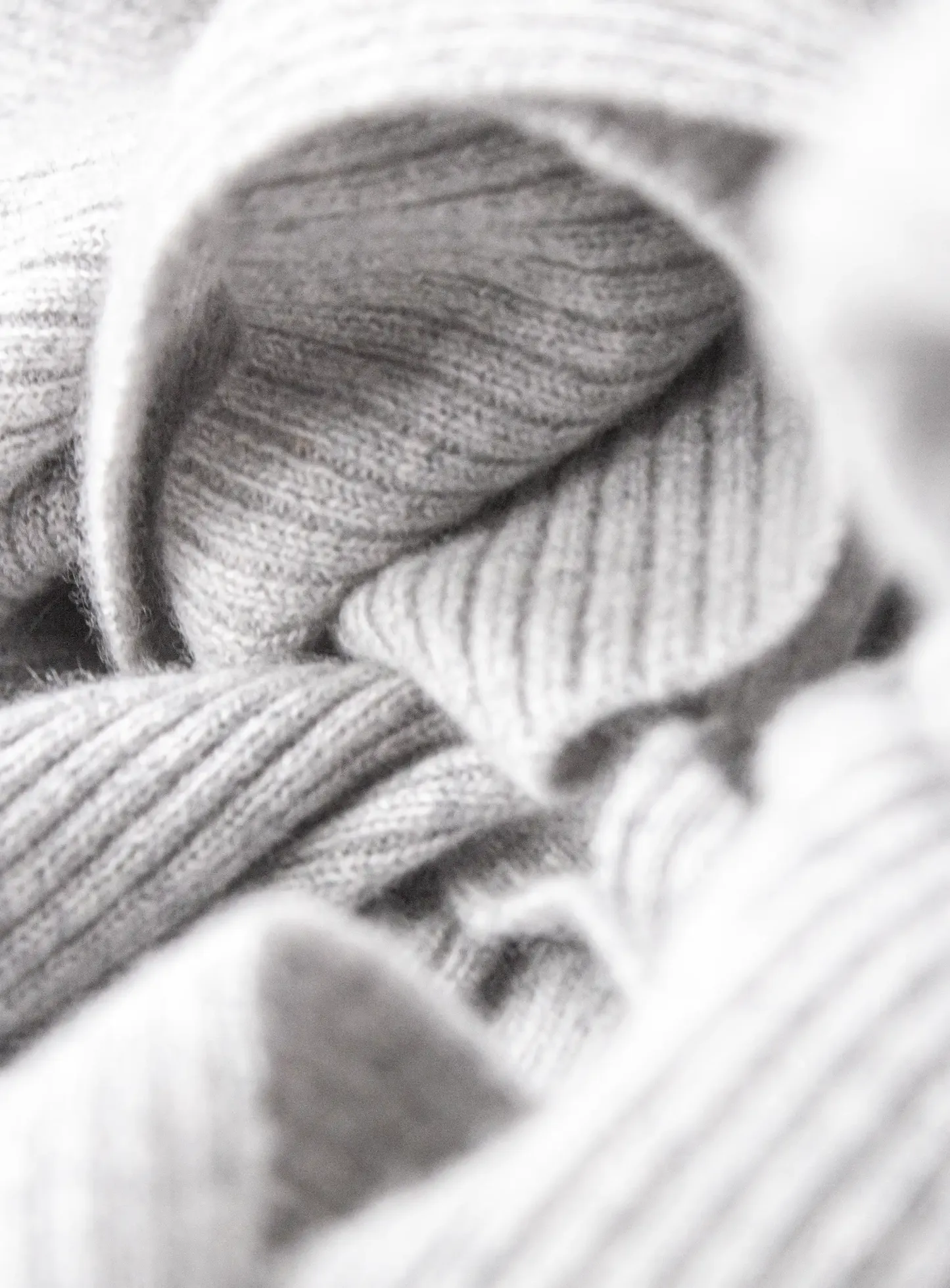 Wool/Cashmere Fine Rib Scarf