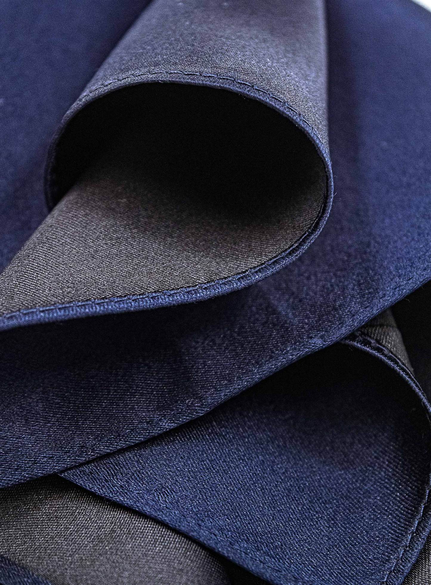Men {collection_title} Essential Navy Pocket Square Peter Jackson