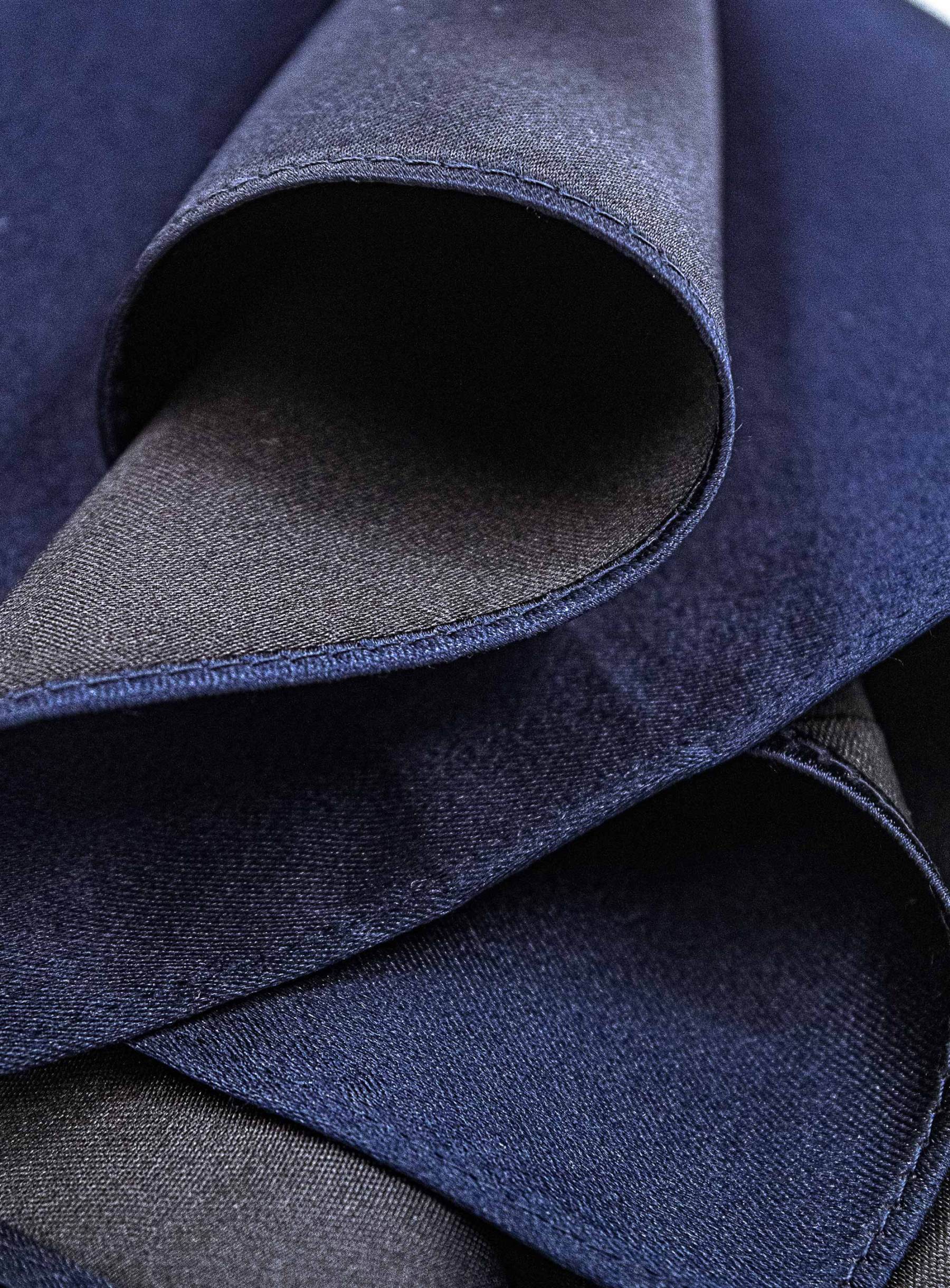 Men {collection_title} Essential Navy Pocket Square Peter Jackson