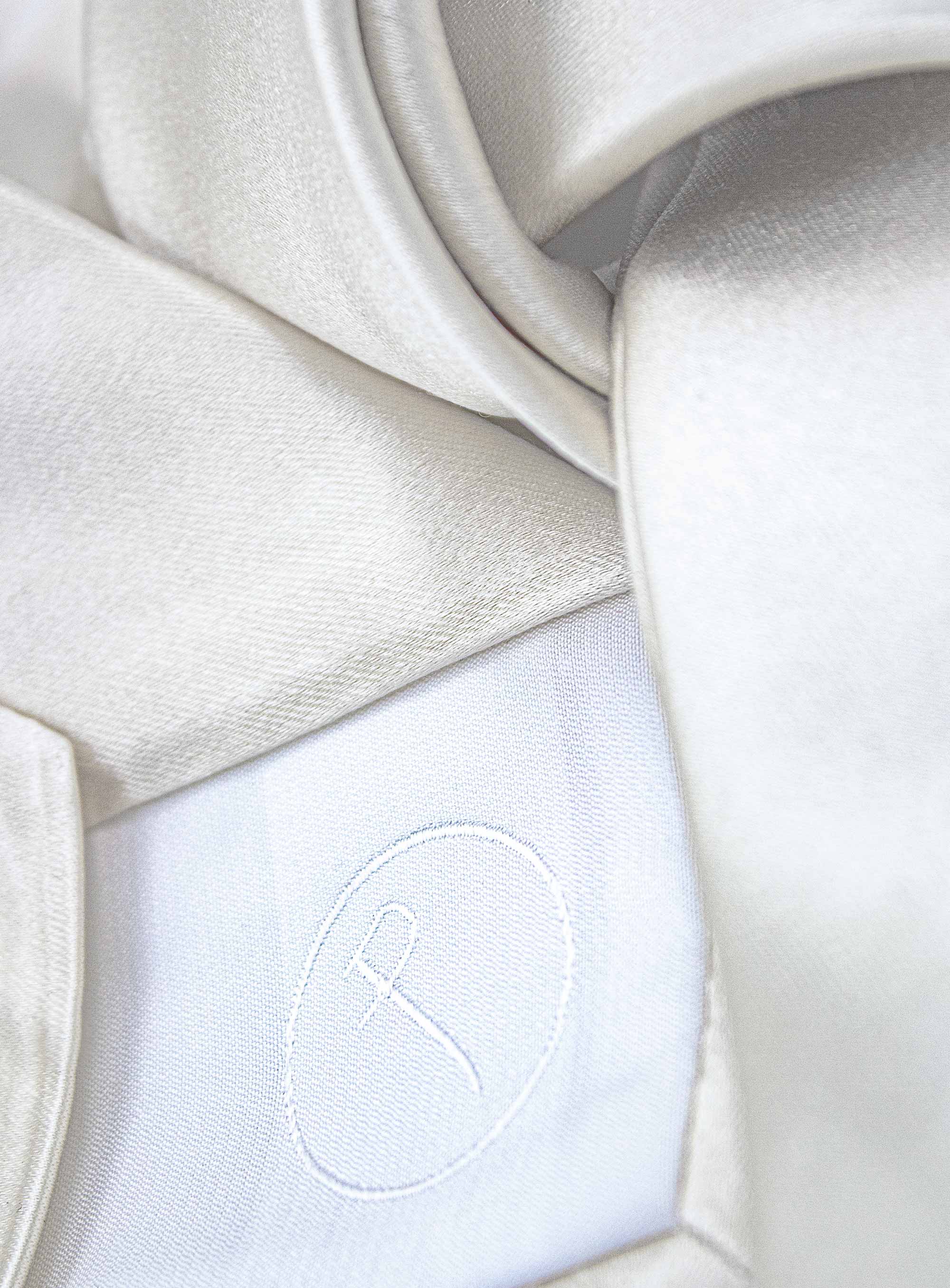 Men {collection_title} Essential White Silk Tie Peter Jackson