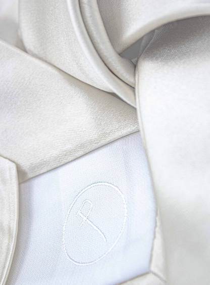 Men {collection_title} Essential White Silk Tie Peter Jackson
