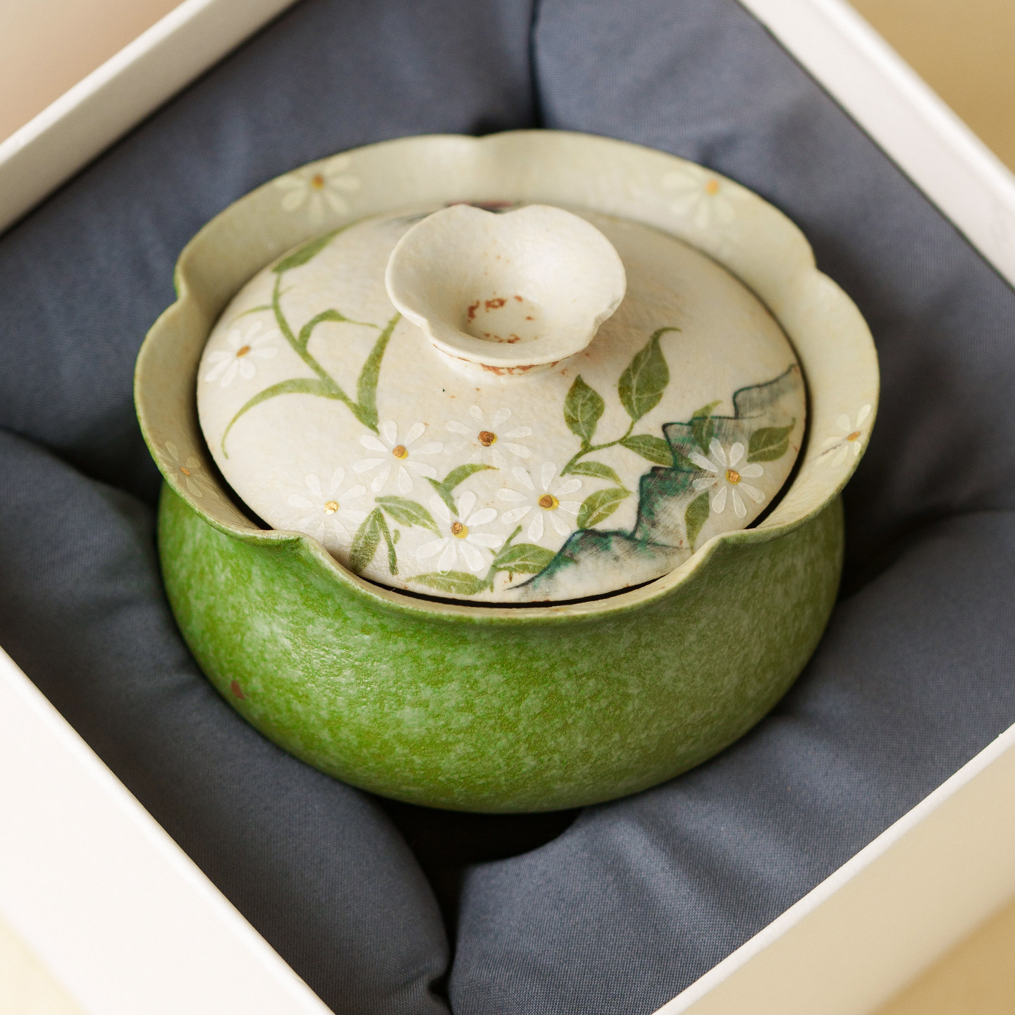 小青柑灑金漫野雛菊蓋碗