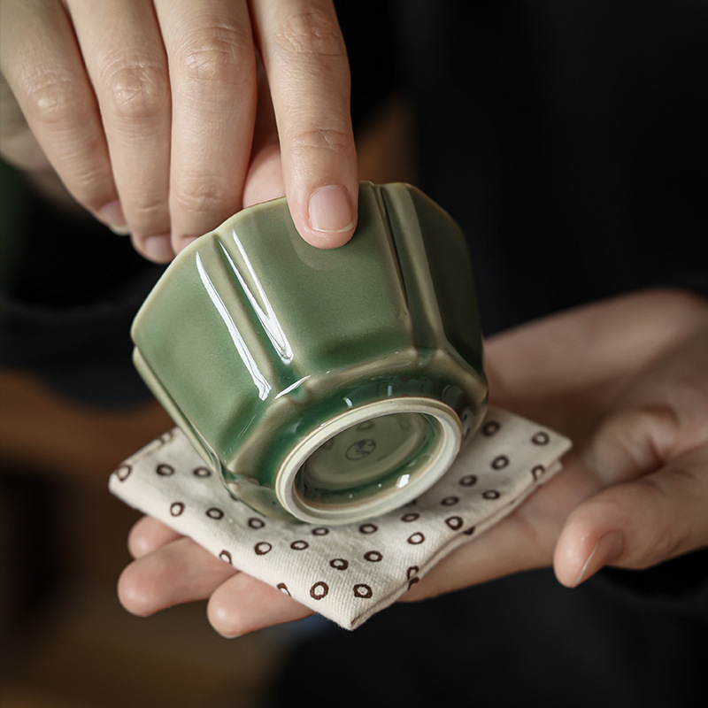 越窯青瓷葵口茶杯主人杯