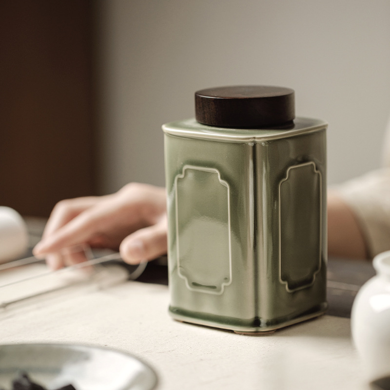 越窑龙泉青瓷四方海棠茶叶罐