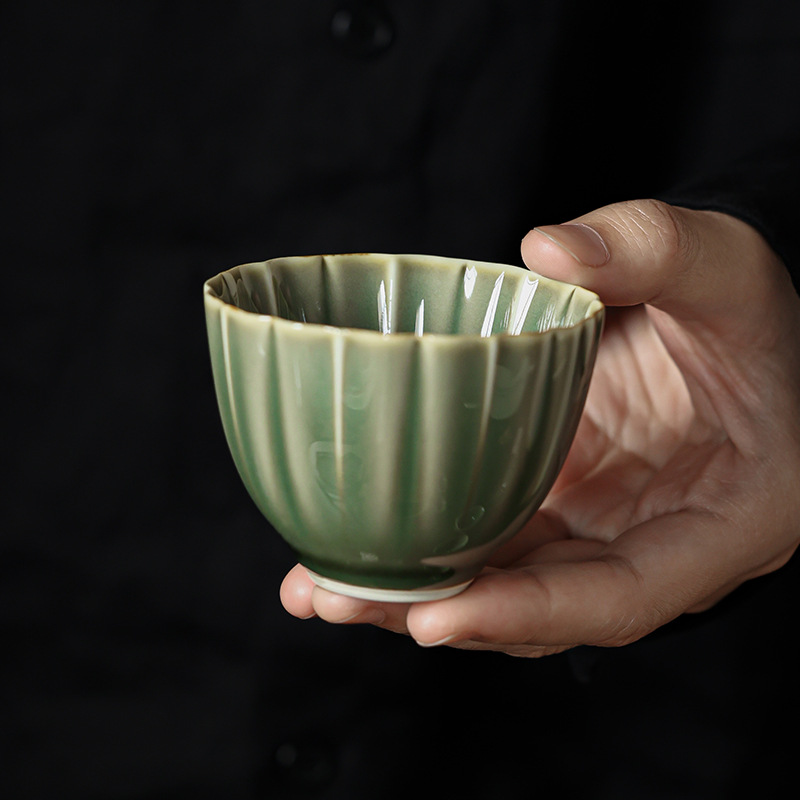 越窯青瓷蓮瓣杯