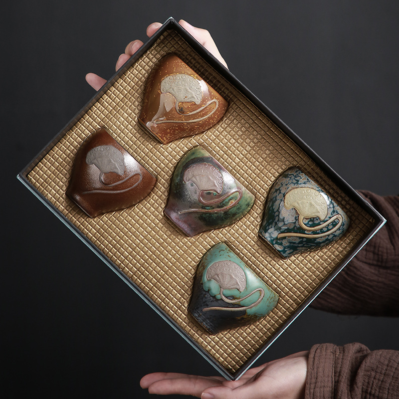 蓮蓬荷花浮雕四季杯