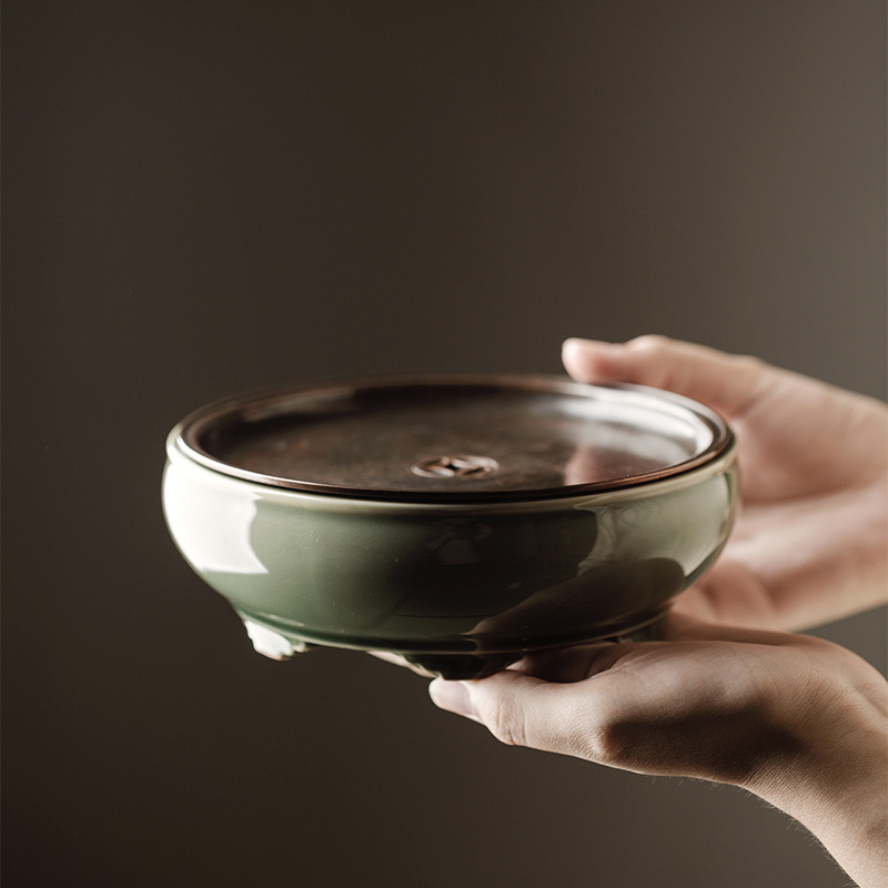 越窯龍泉青瓷六鼎壺承