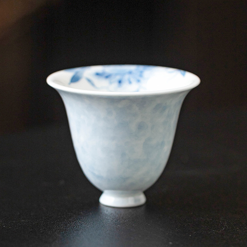 手繪灑藍百合品茗杯